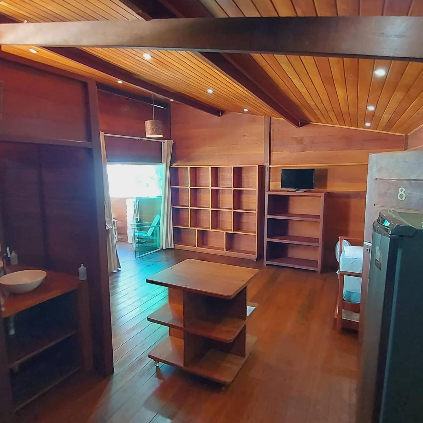 One-Bedroom Apartment with Balcony and Sea View photo 3