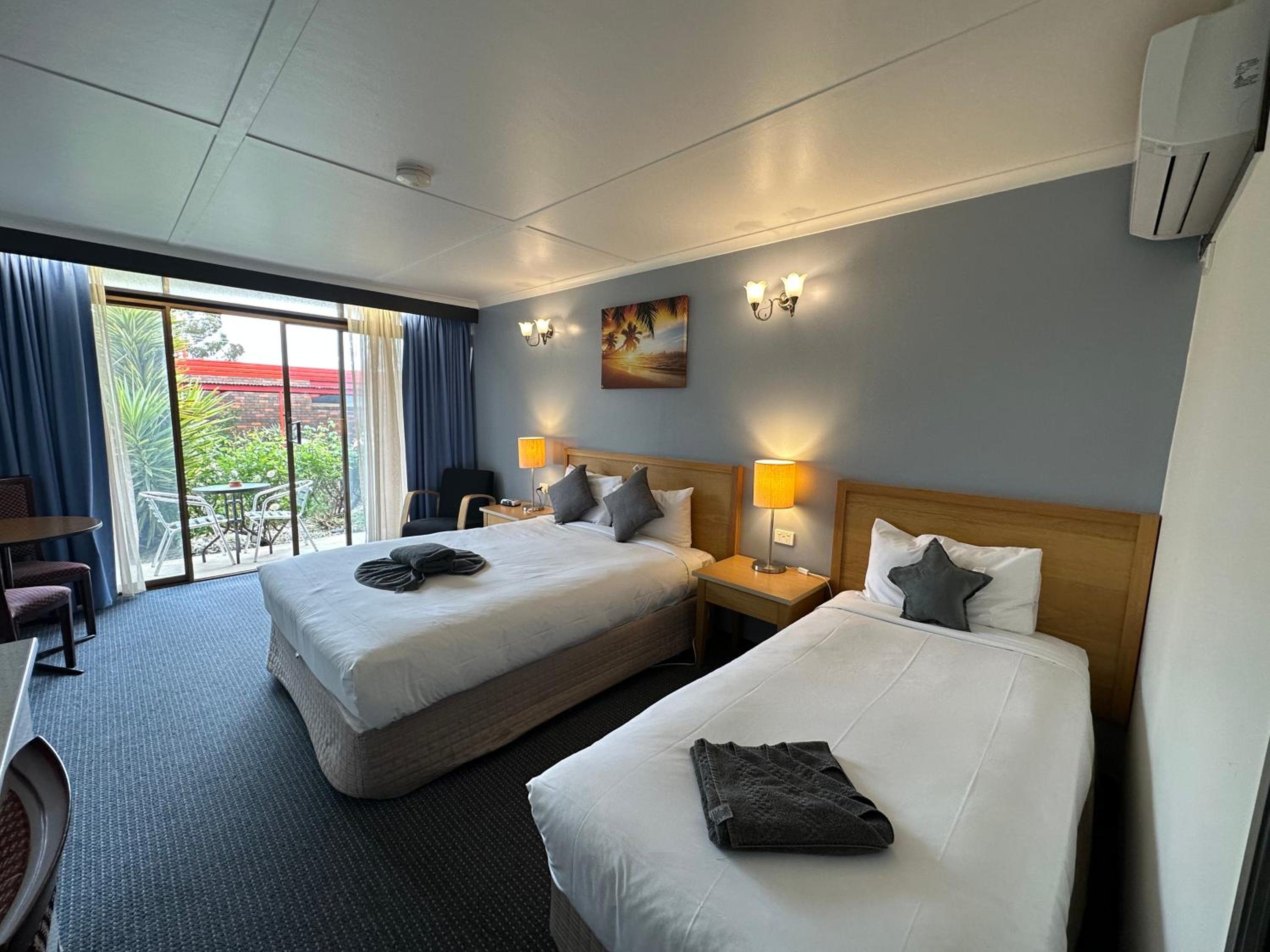 Standard Twin Room - Photo 1