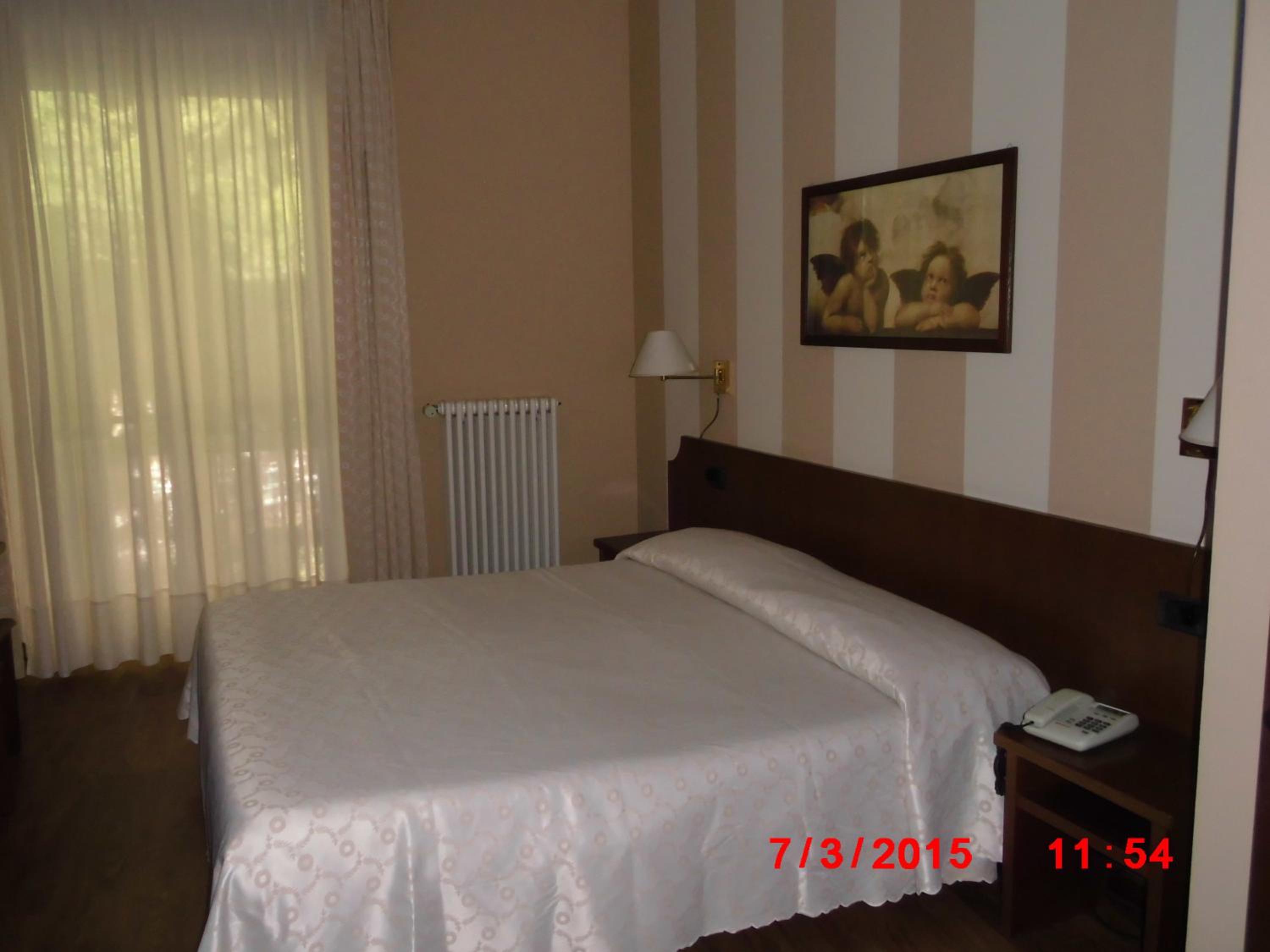 Double or Twin Room - Photo 18