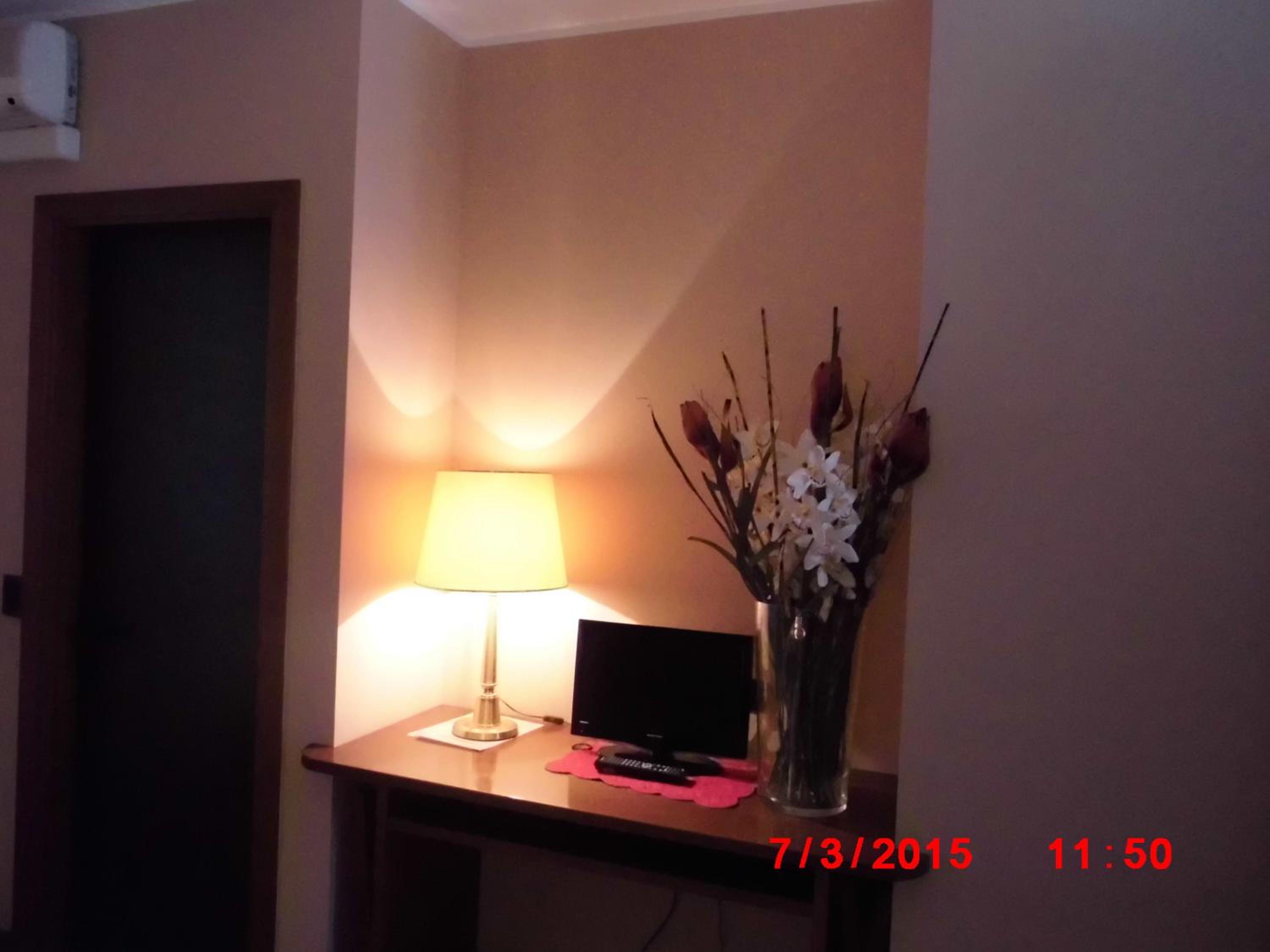 Double or Twin Room - Photo 10