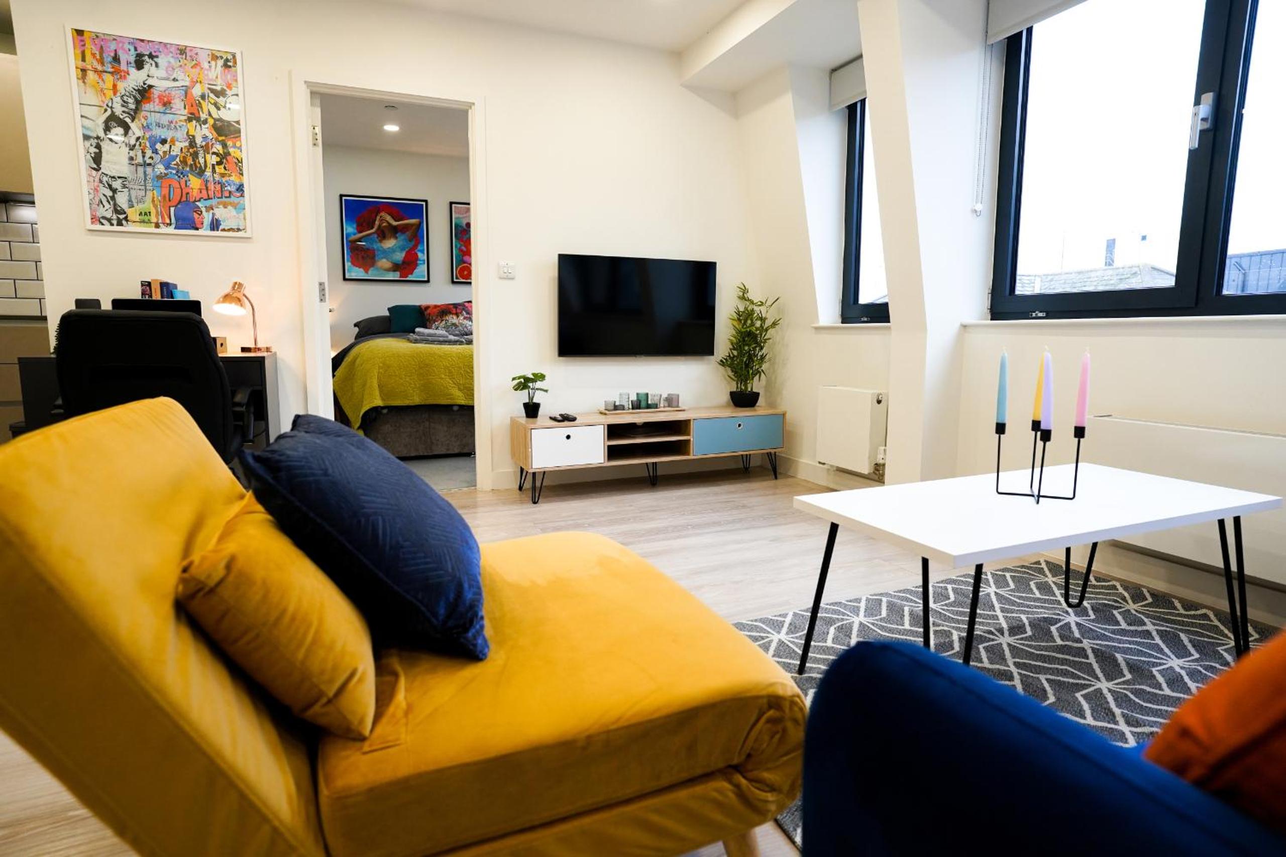 Deluxe Two-Bedroom Apartment with Garden View photo 3