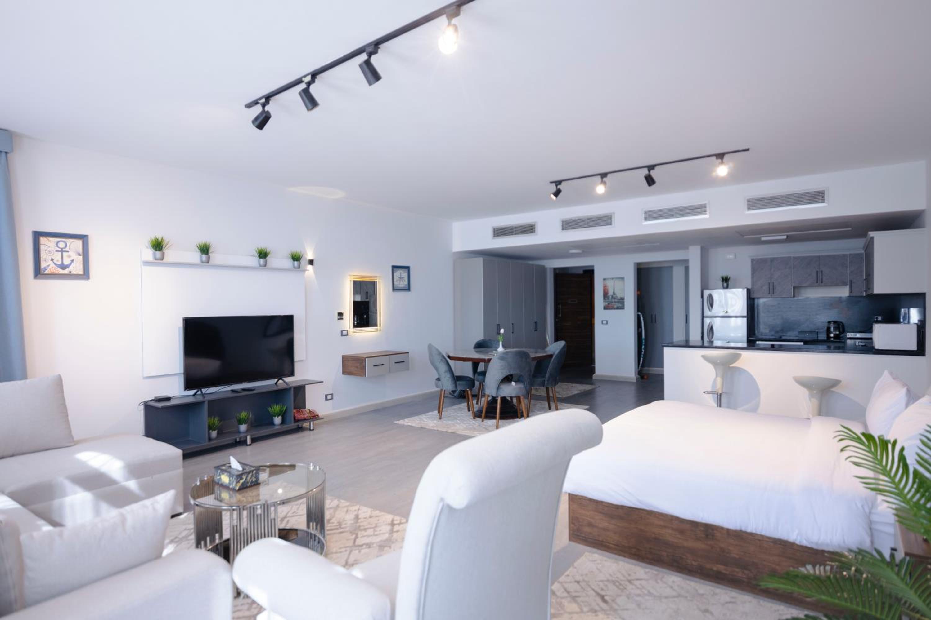One-Bedroom Suite with Sea View