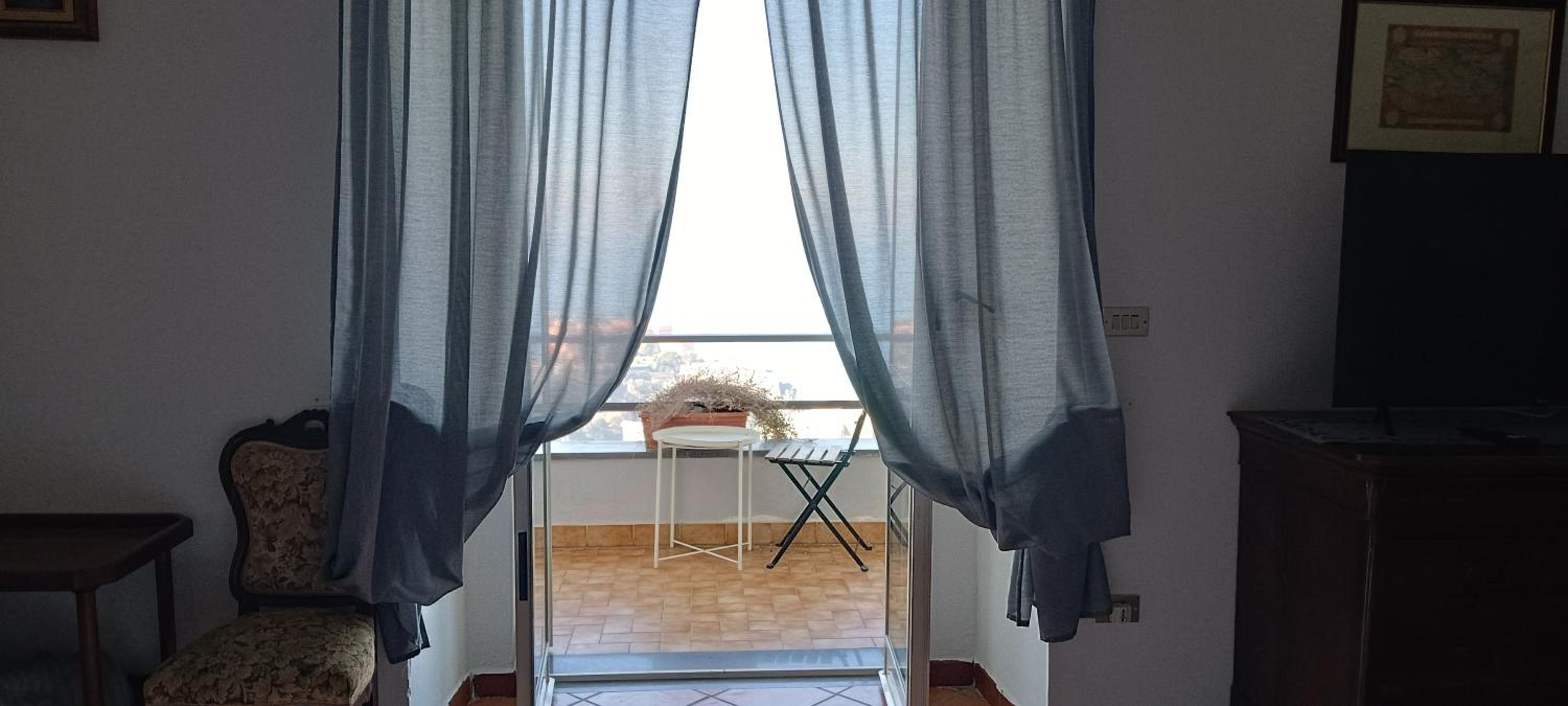 Large Double Room with Balcony and Sea View - Photo 2