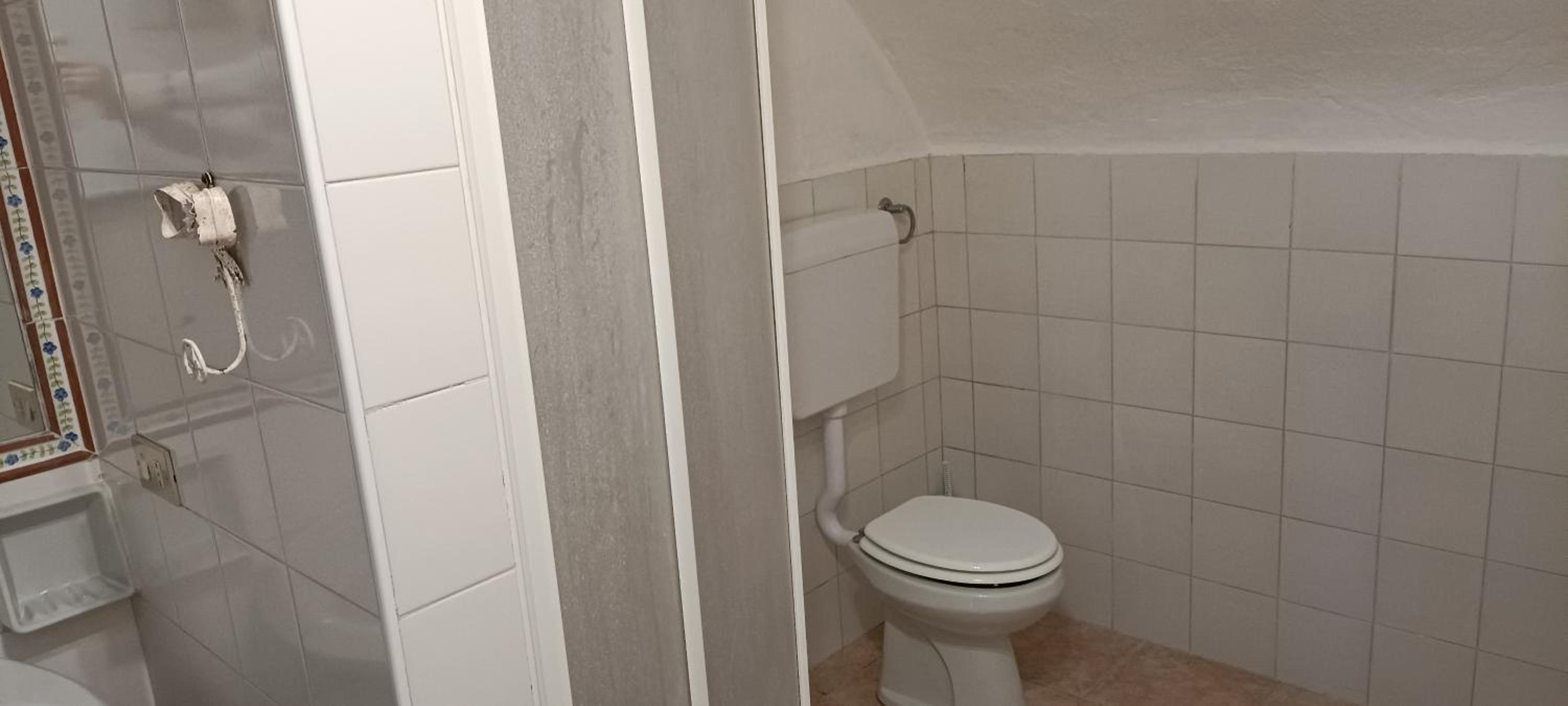 Large Double Room with Balcony and Sea View - Photo 3