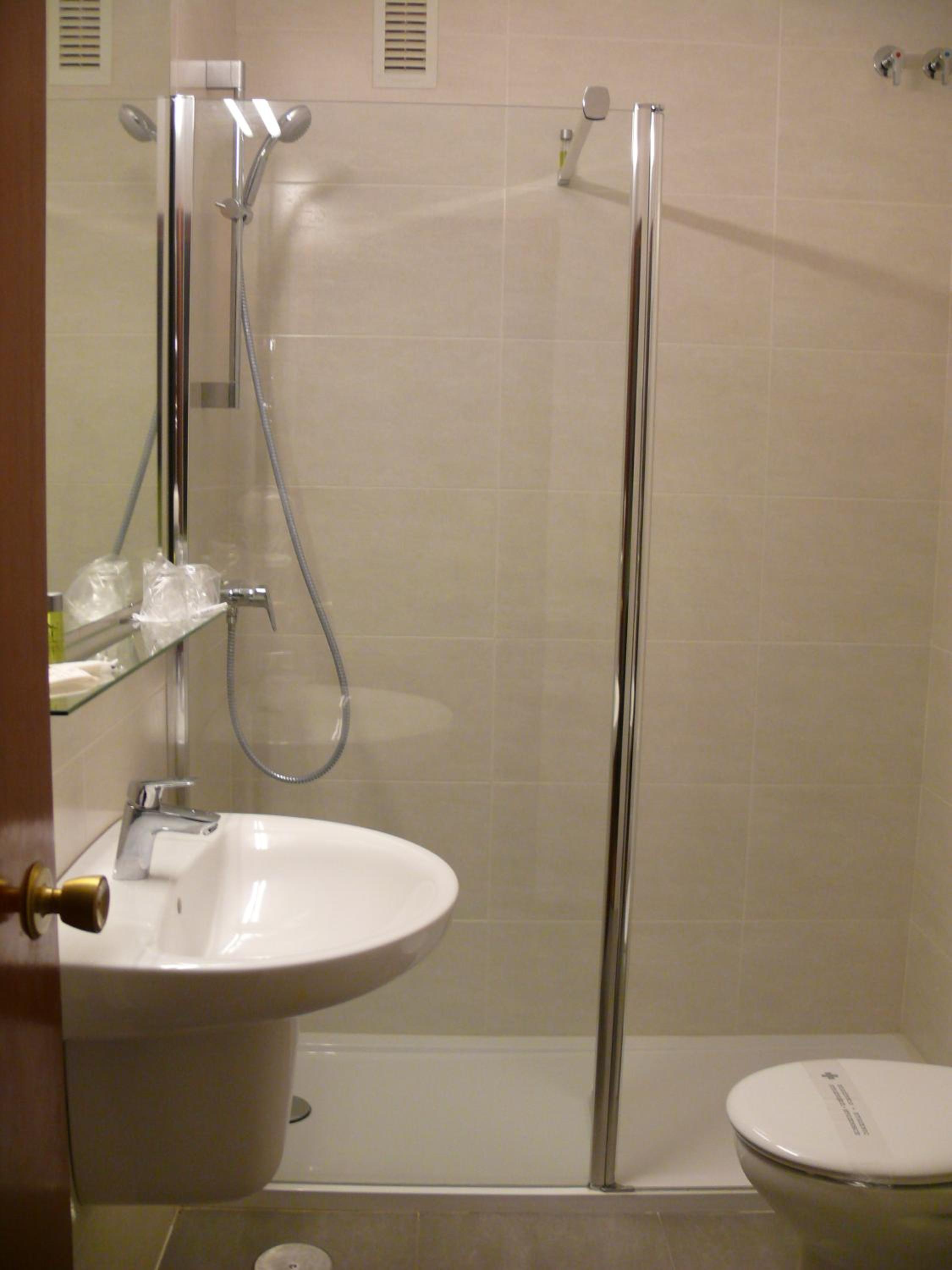 Twin Room - Photo 5