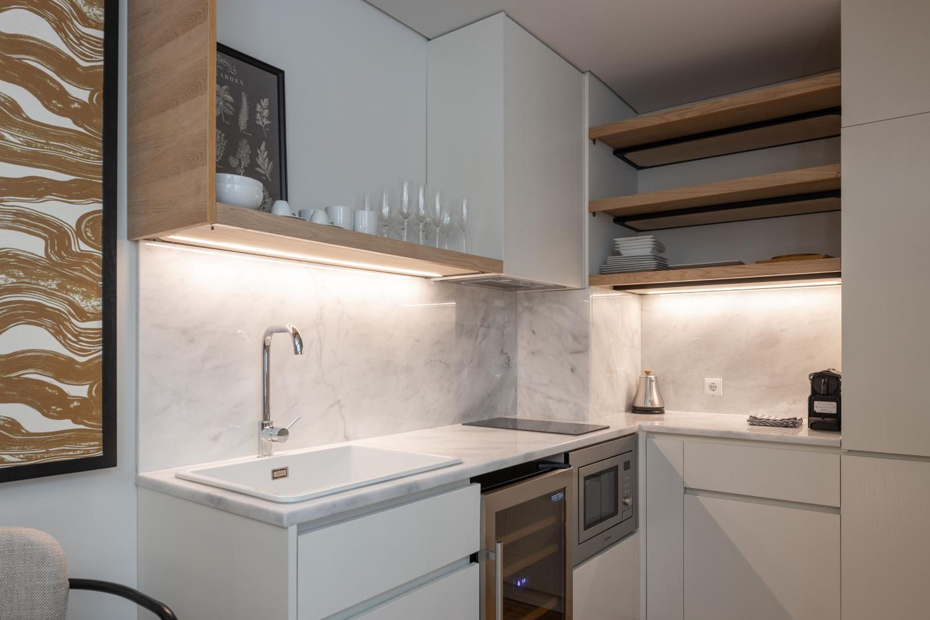 One-Bedroom Apartment - Photo 6