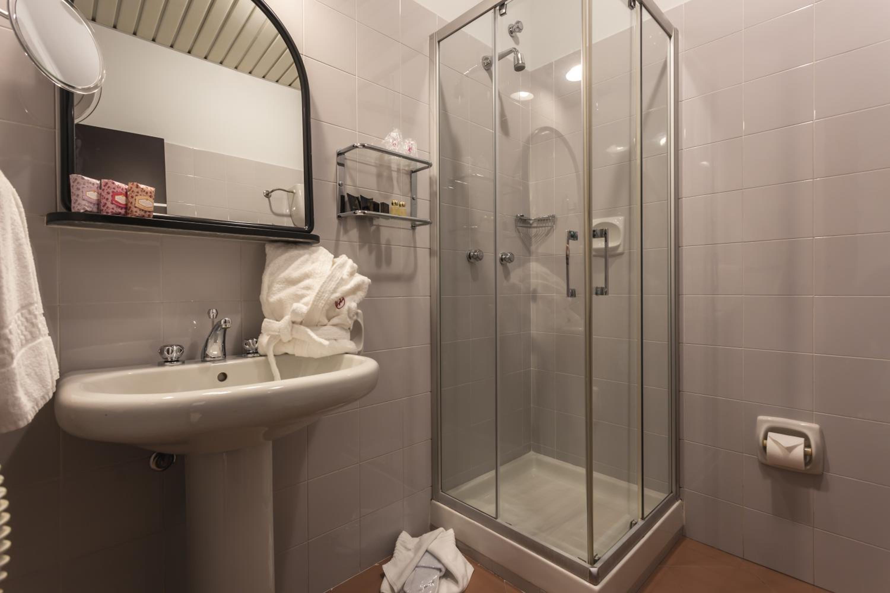 Single Room photo 3