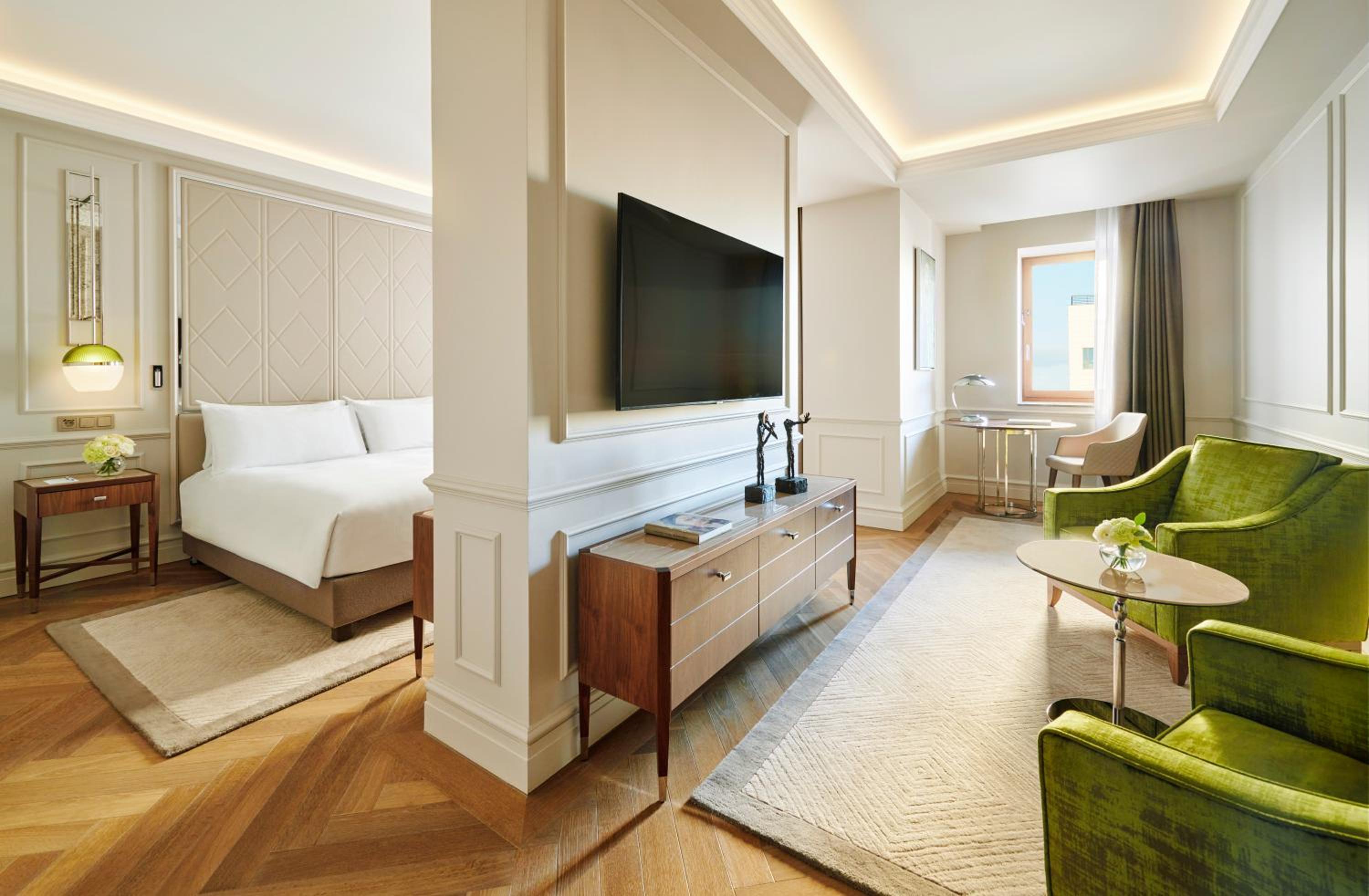 Junior King Suite