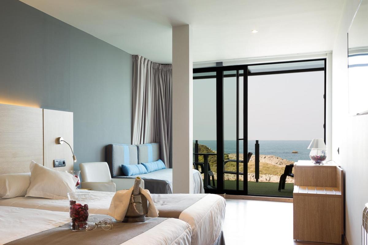 Habitación Familiar con Vista al Mar y Terraza