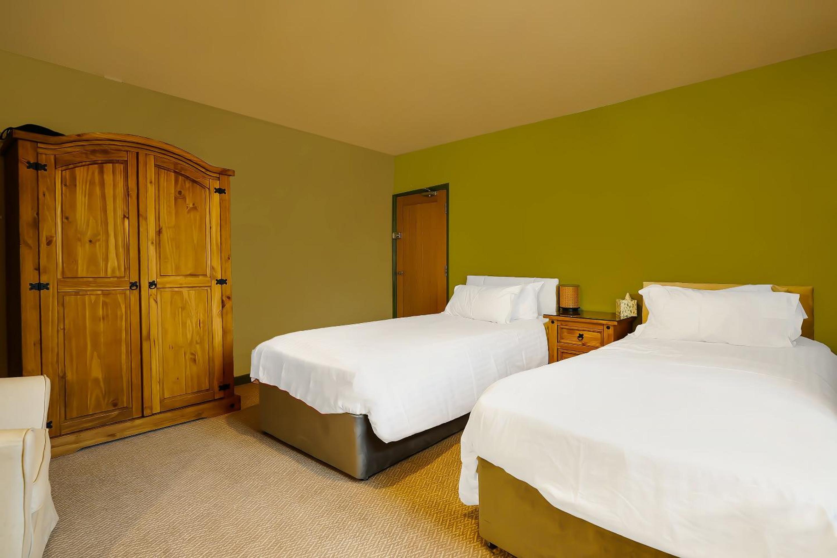 Standard Twin Room photo 2