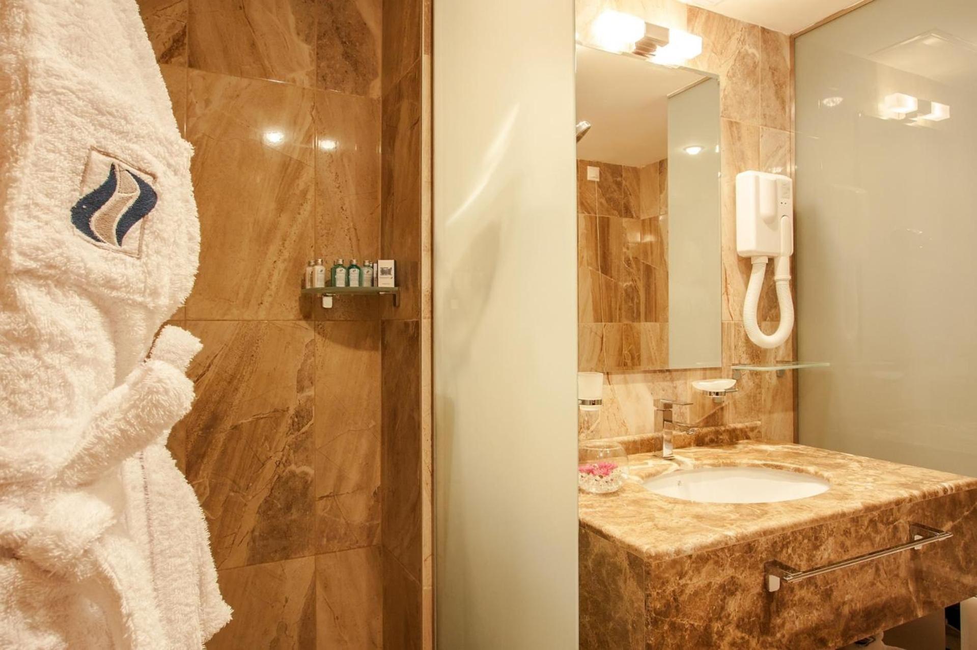 Superior Room with Sea View and Balcony - Wellness package - Photo 4