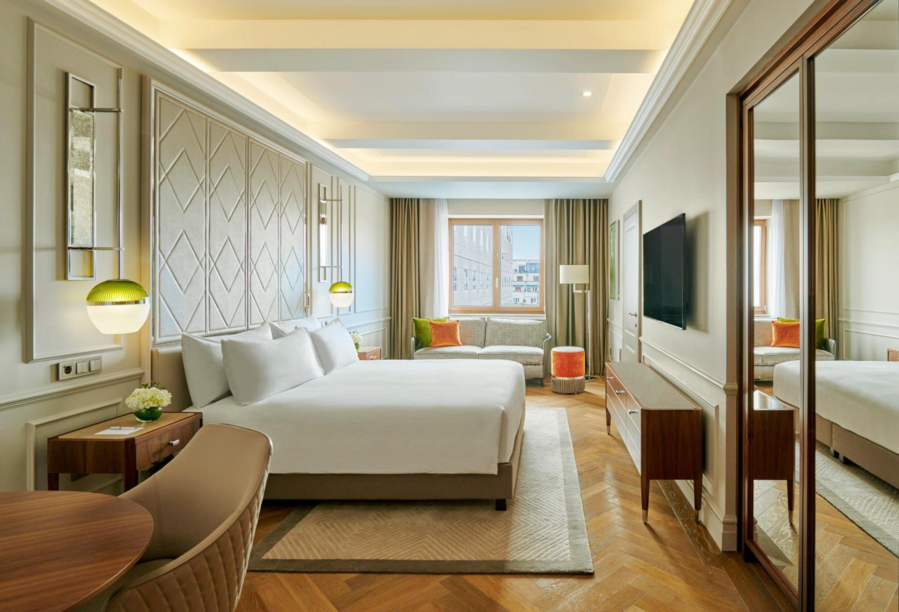 Premium Corner King Room