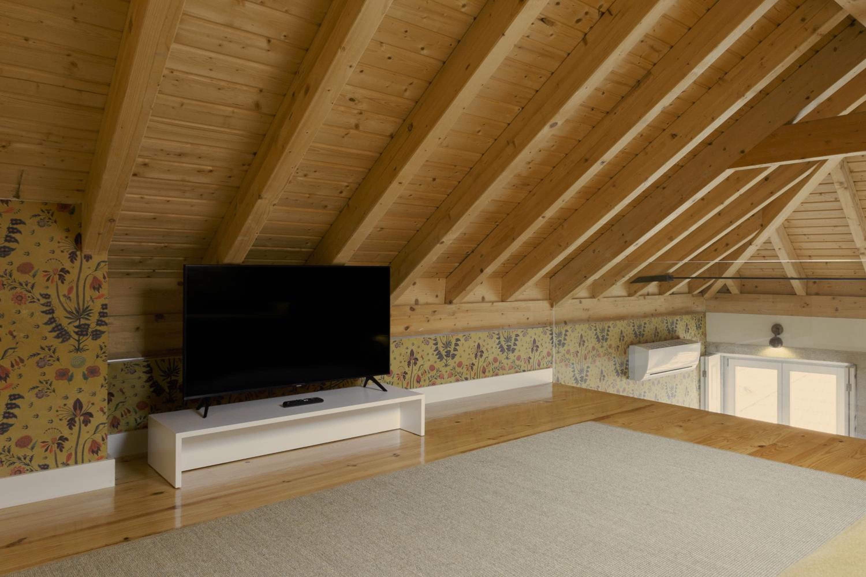 One Bedroom Apartment With Mezzanine thumbnail 6