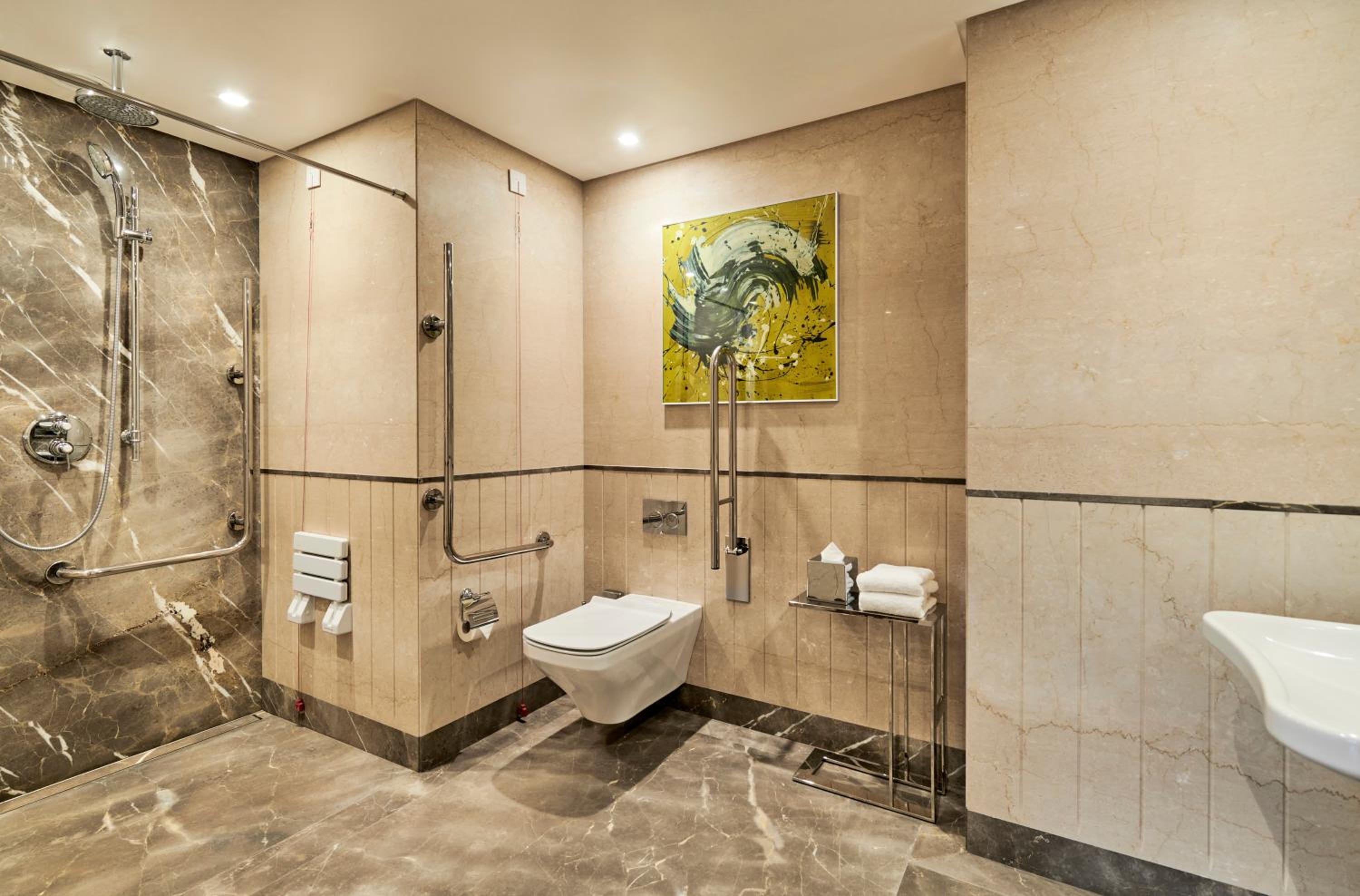 Premium King Room - Disability Access - Photo 2
