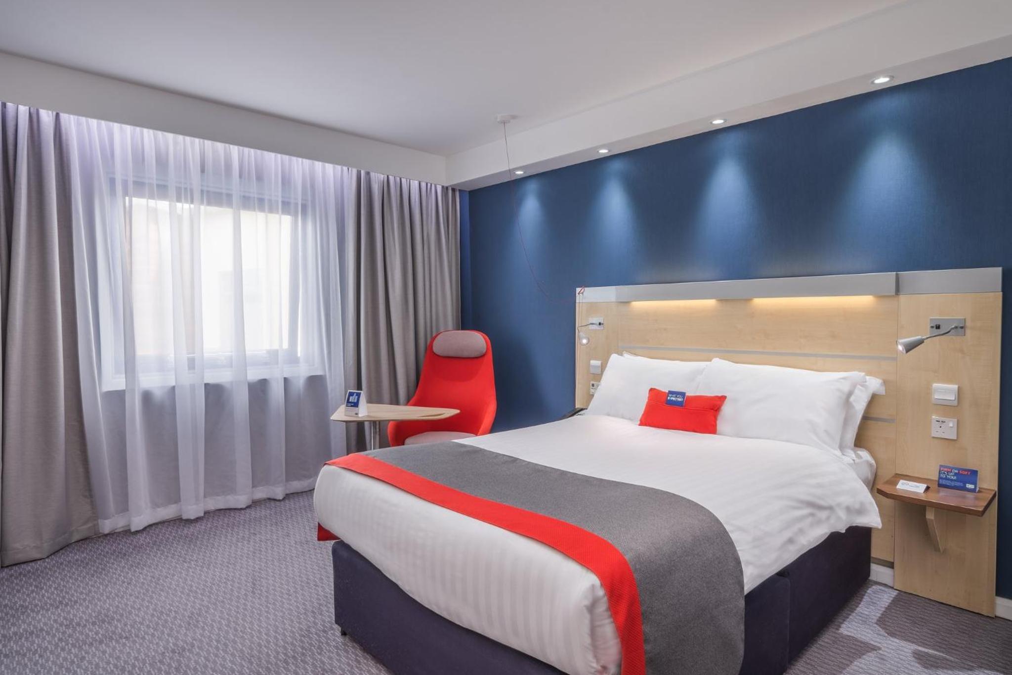 Standard Double Room with Free Hot Breakfast - Photo 8