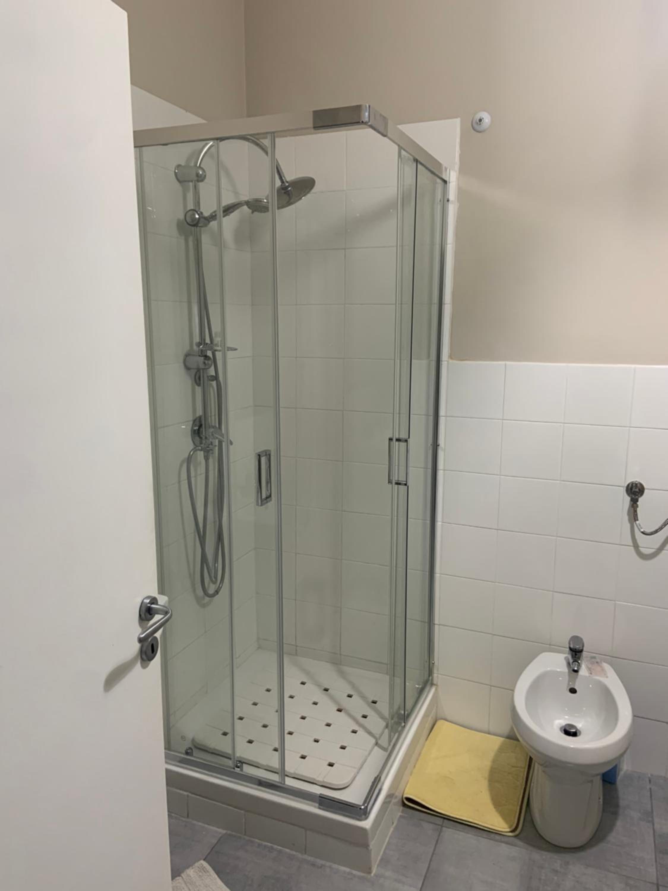 Double or Twin Room with Private External Bathroom - Photo 8