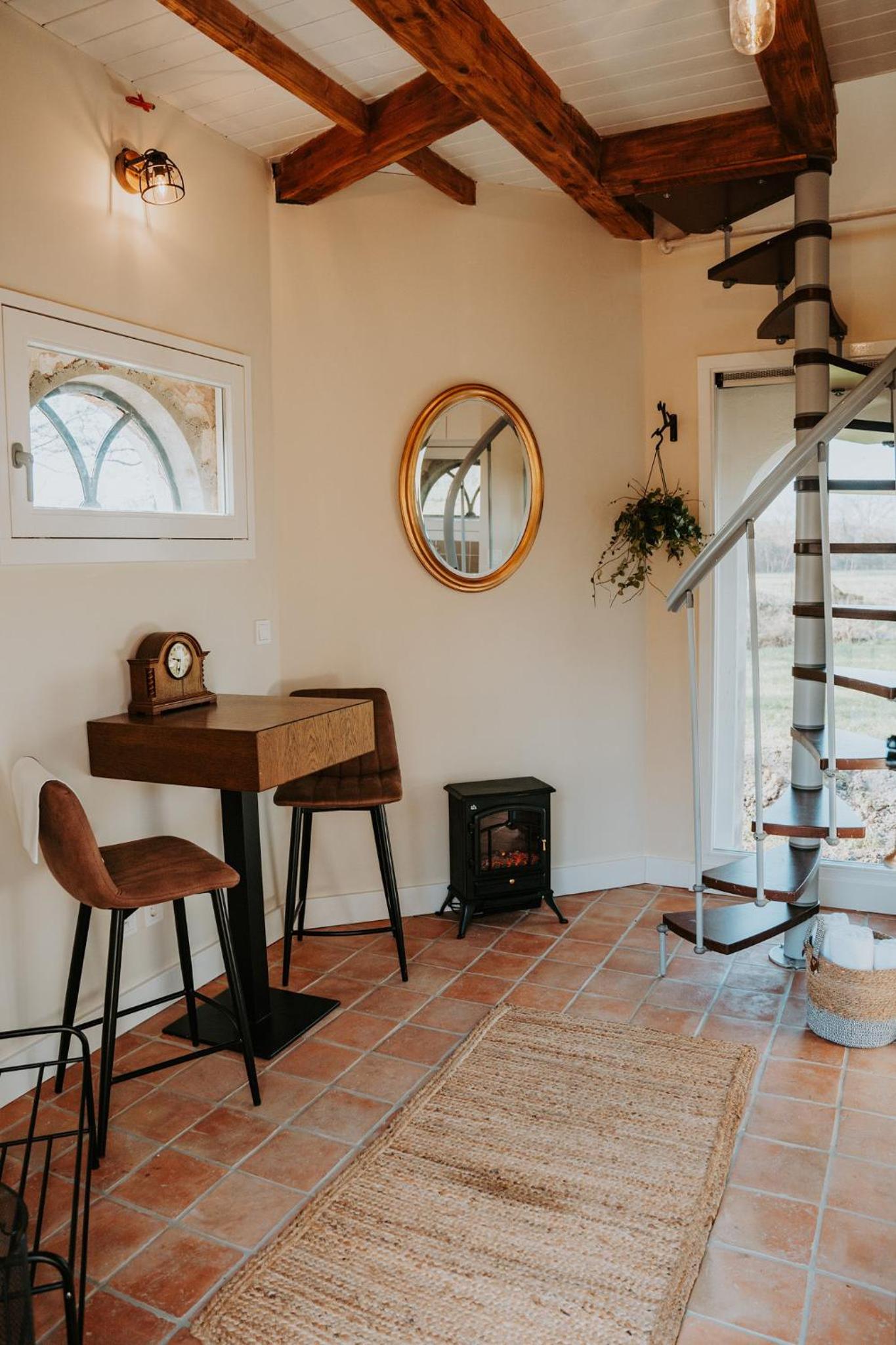 Superior Room with 2 beds and Garden View - Photo 4