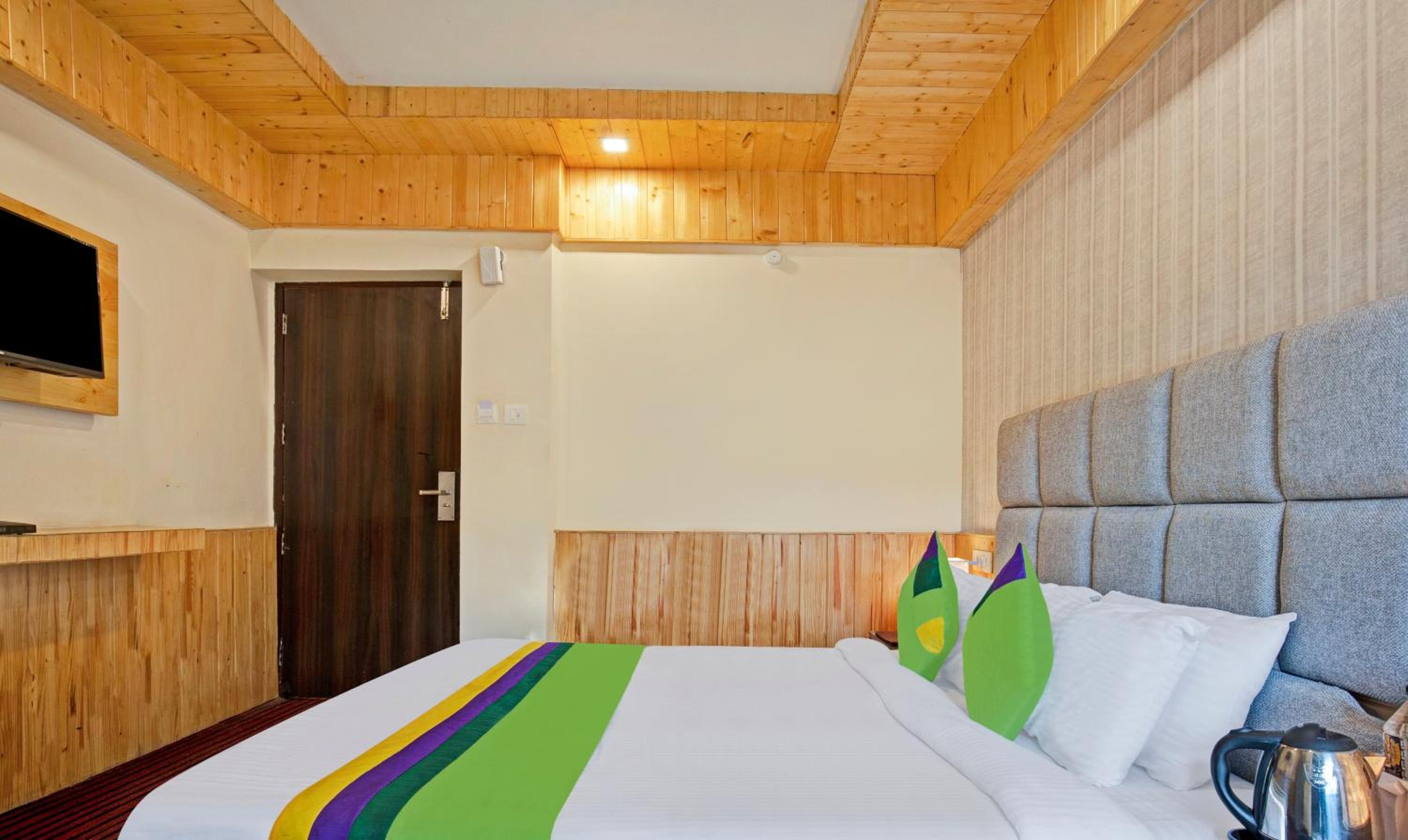 Premium Room With Mountain View photo 2