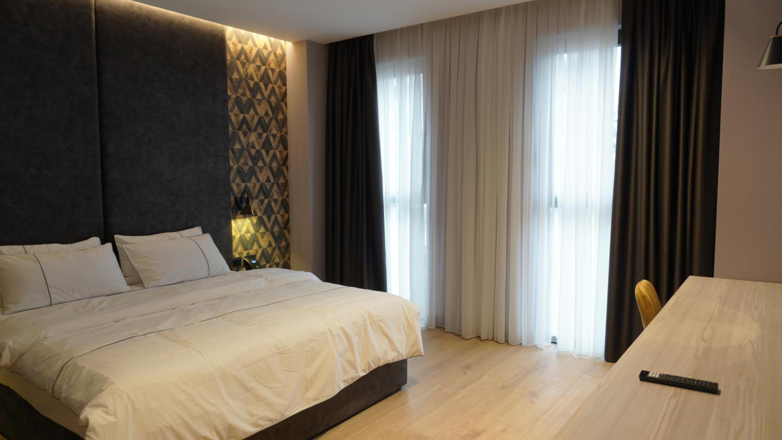 Deluxe Double Room with Balcony photo 1