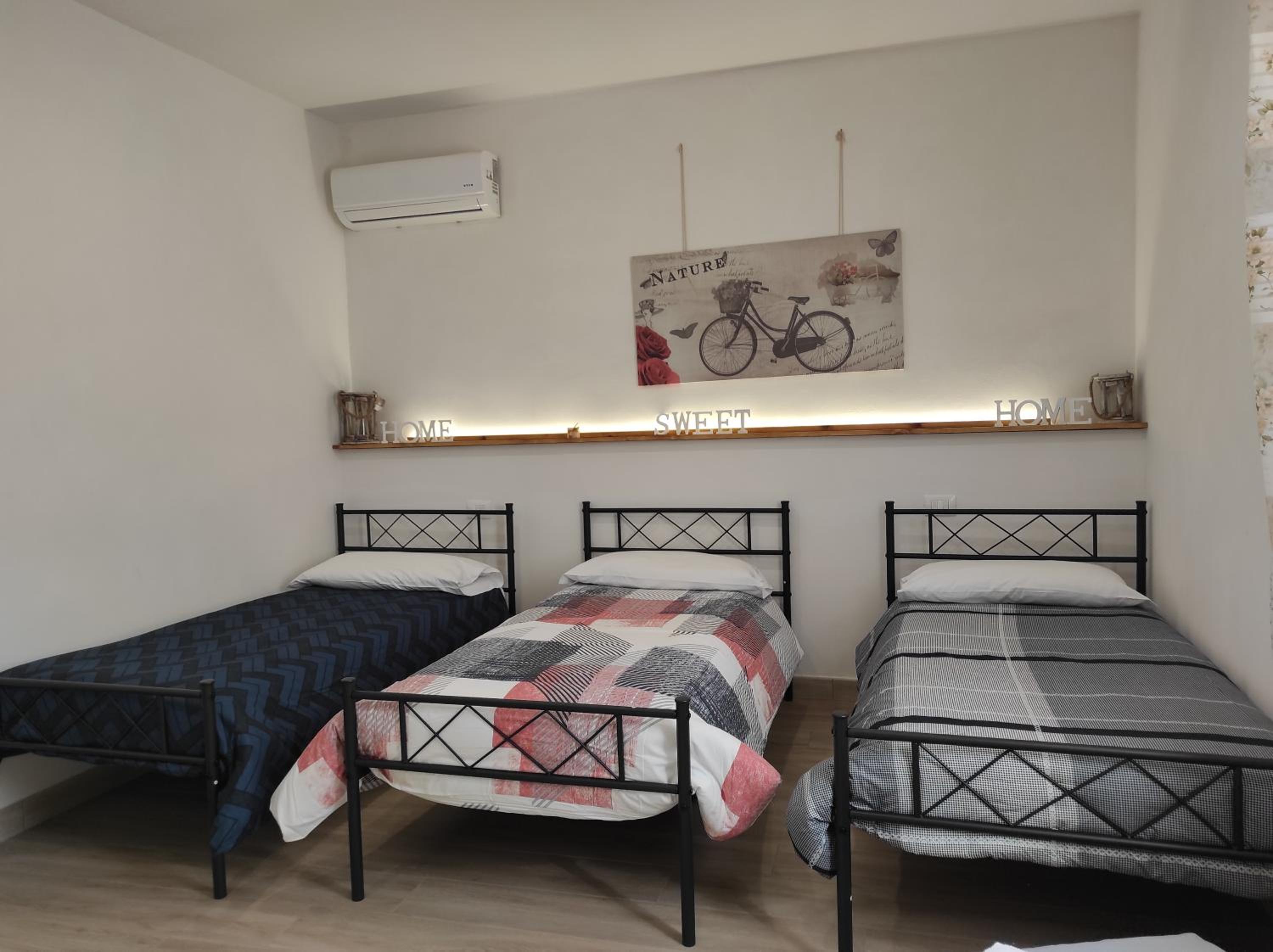 Basic Triple Room photo 1