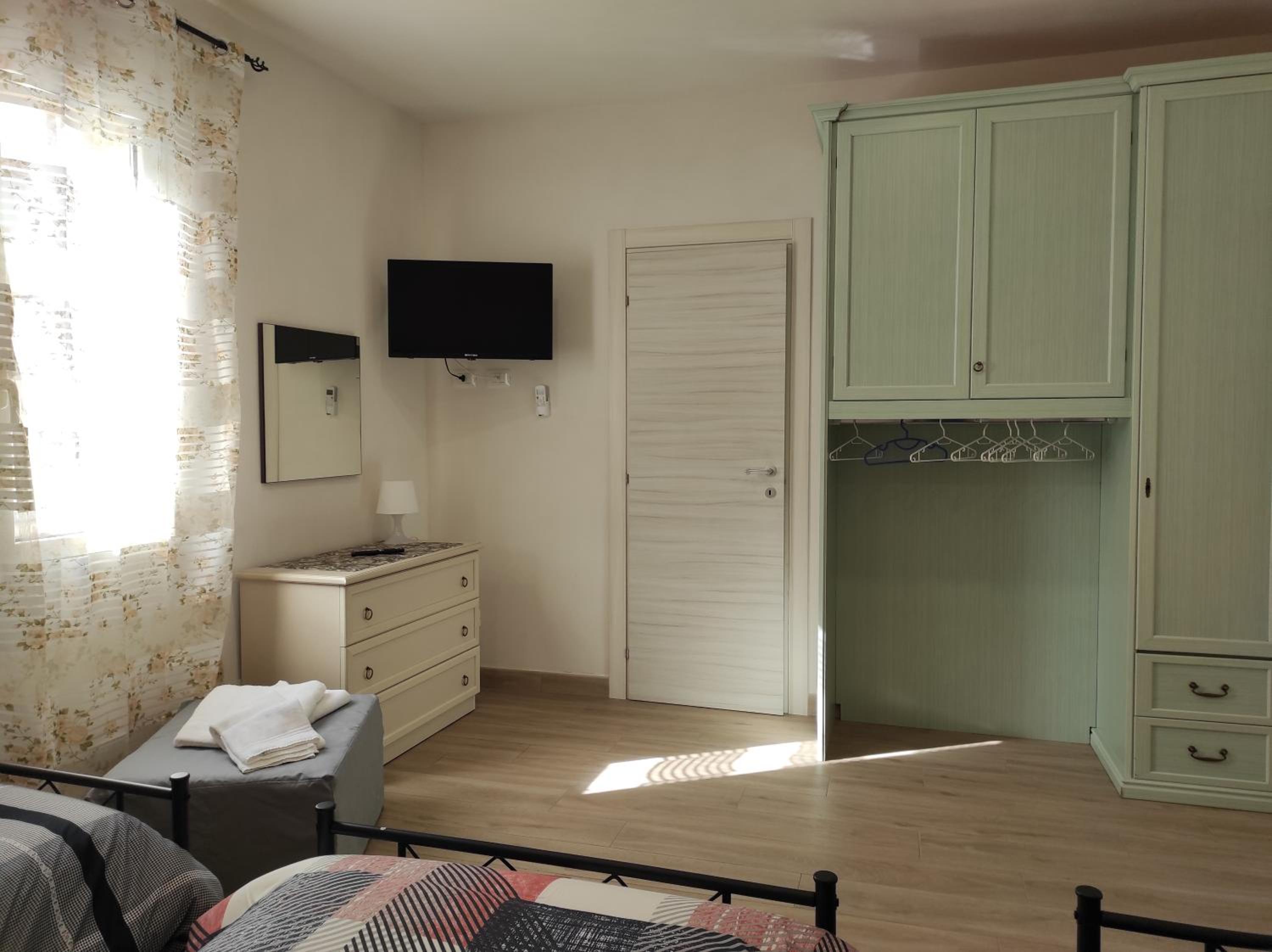 Basic Triple Room photo 3