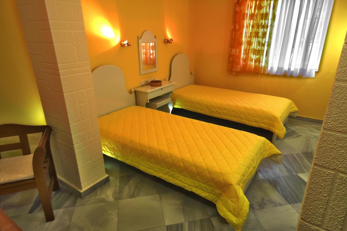 Standard Twin Room with Sea View photo 3