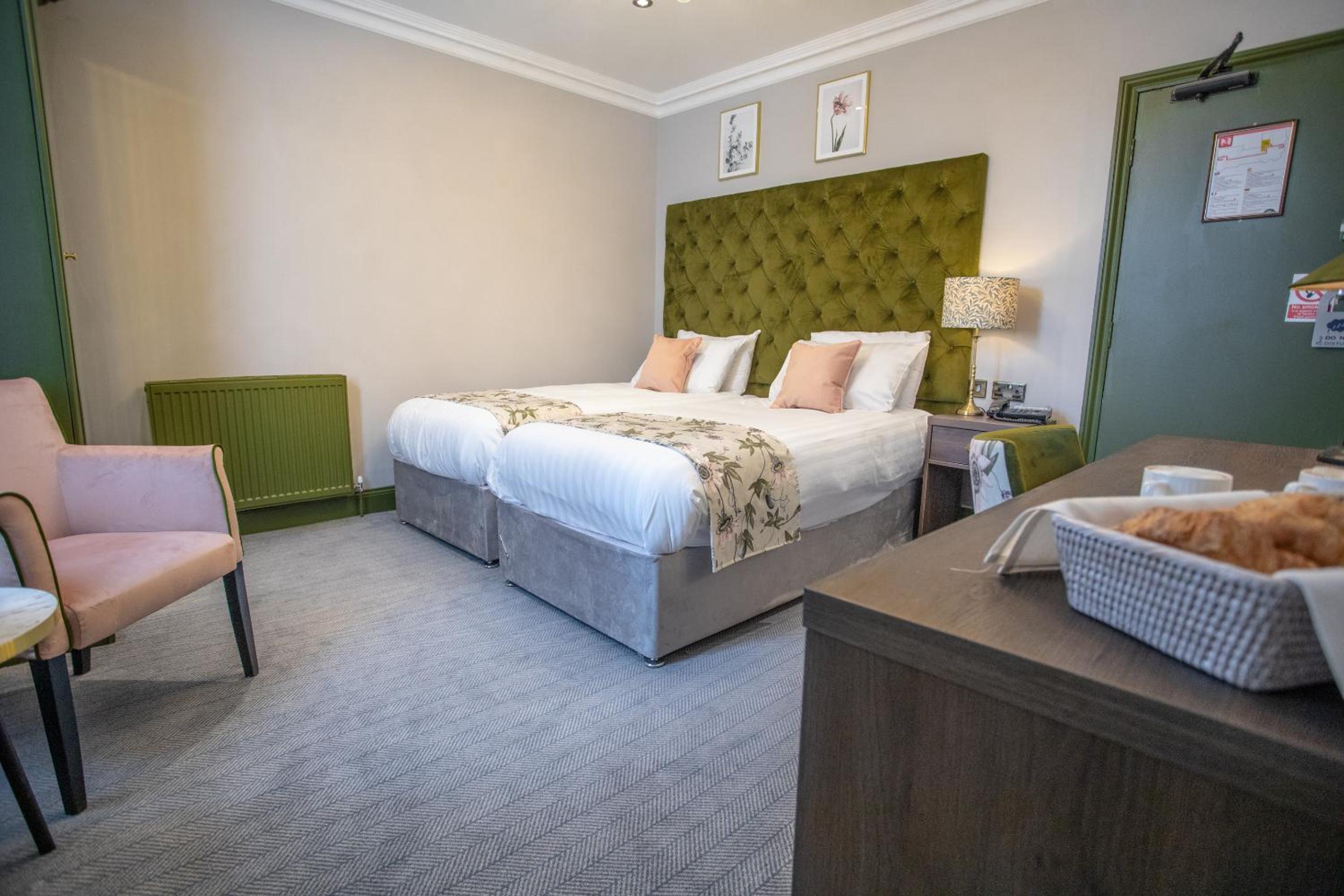 Deluxe Twin Room - Photo 2