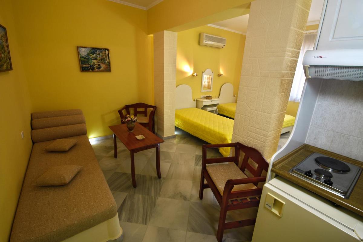Standard Twin Room with Sea View photo 2