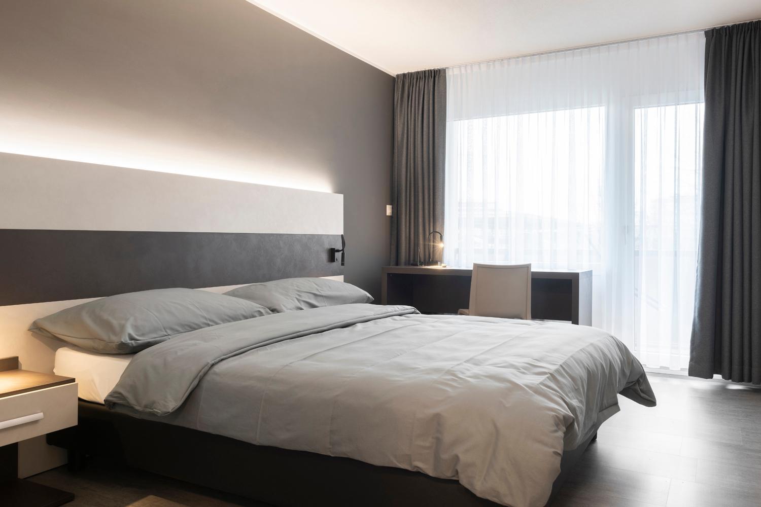 Deluxe Double Room with Balcony - Photo 2