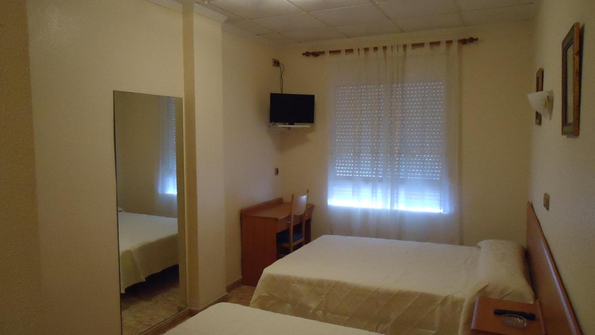 Double or Twin Room photo 3