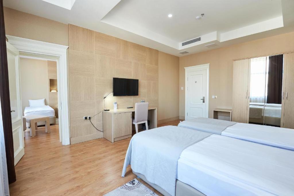 מלון נובל באקו — Apartment with Sea View