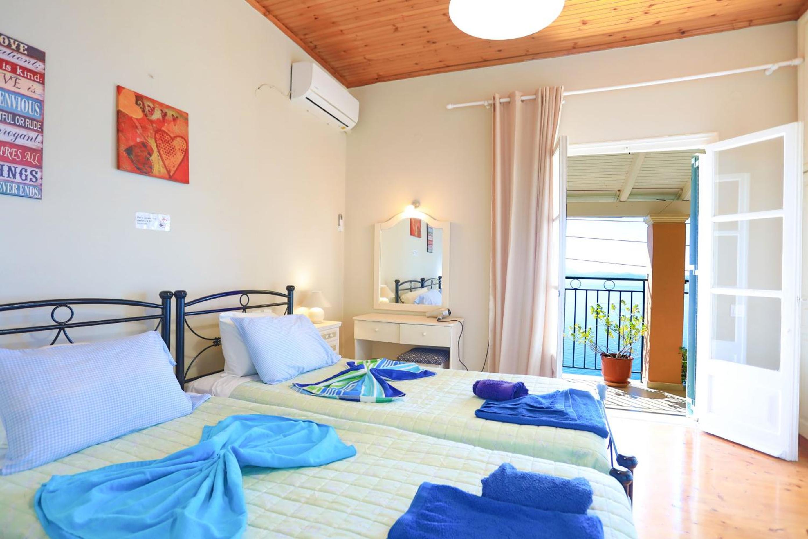Three-Bedroom Villa photo 2