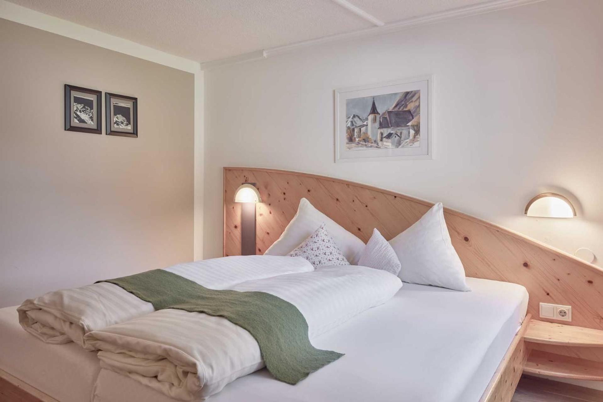 Standard Double or Twin Room - Photo 6
