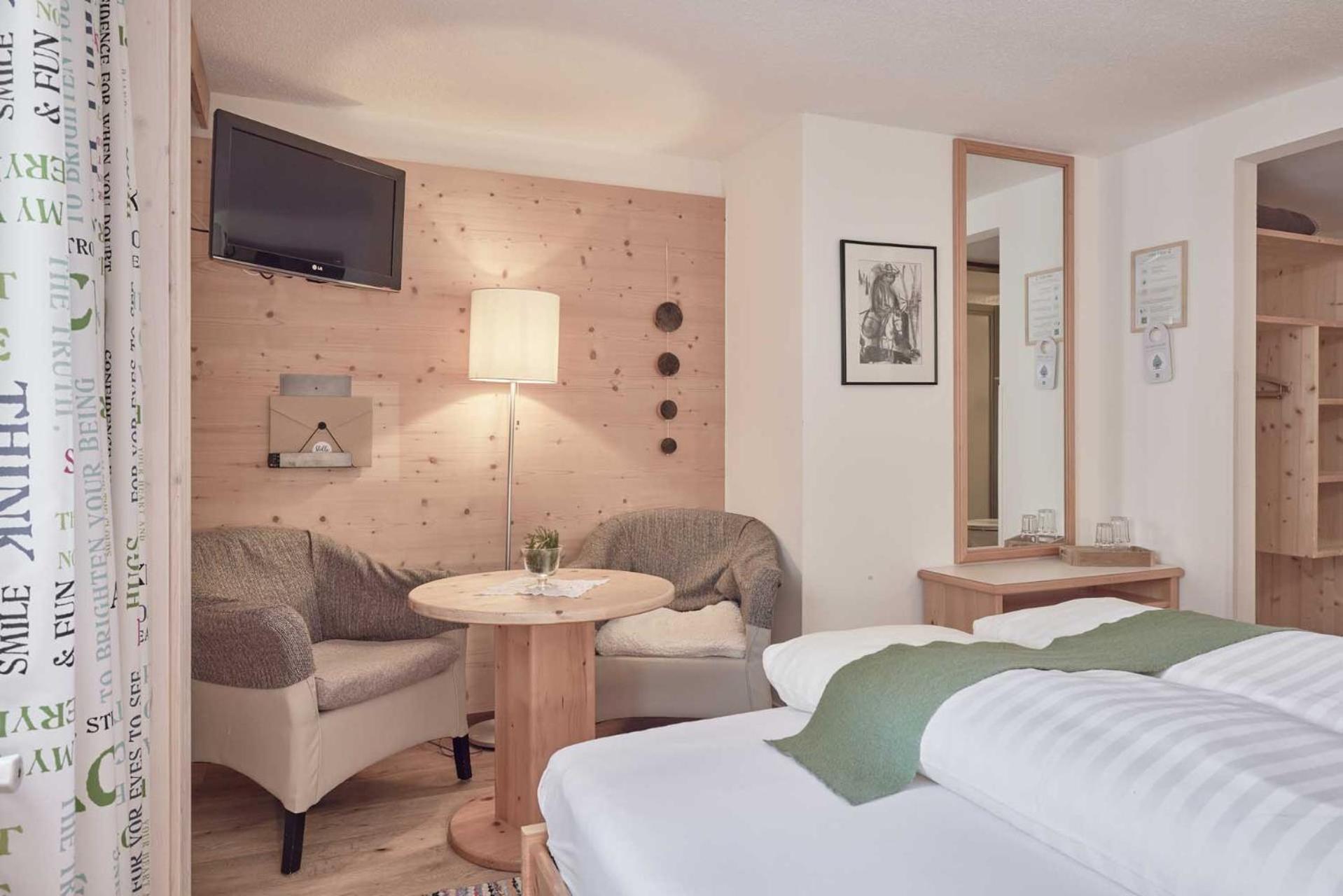 Standard Double or Twin Room - Photo 2