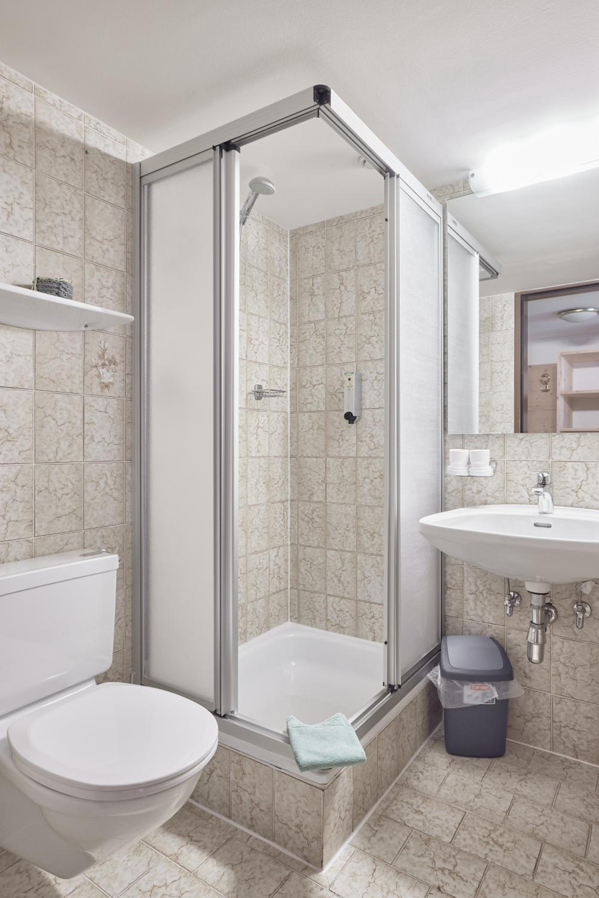 Standard Double or Twin Room - Photo 3