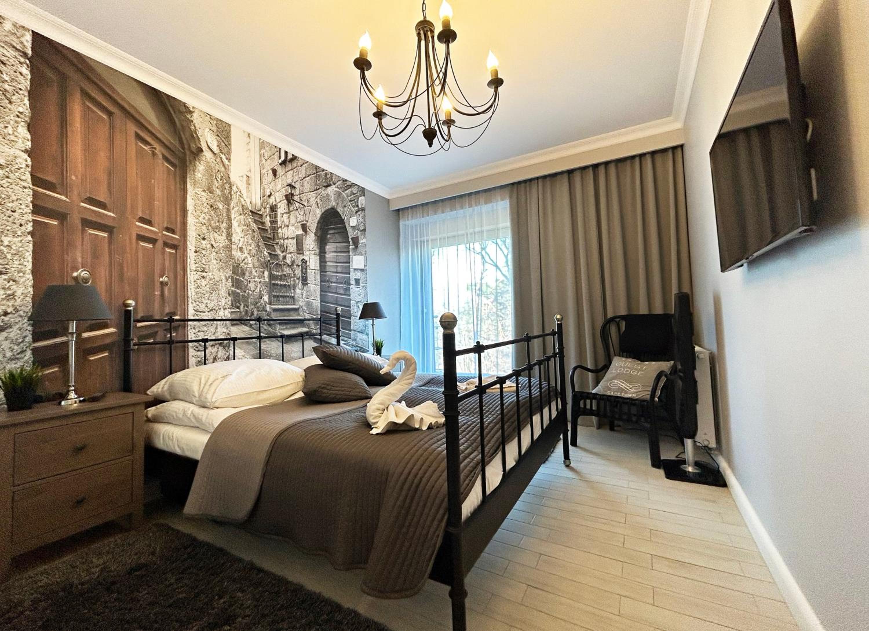 One-Bedroom Apartment with Balcony photo 3