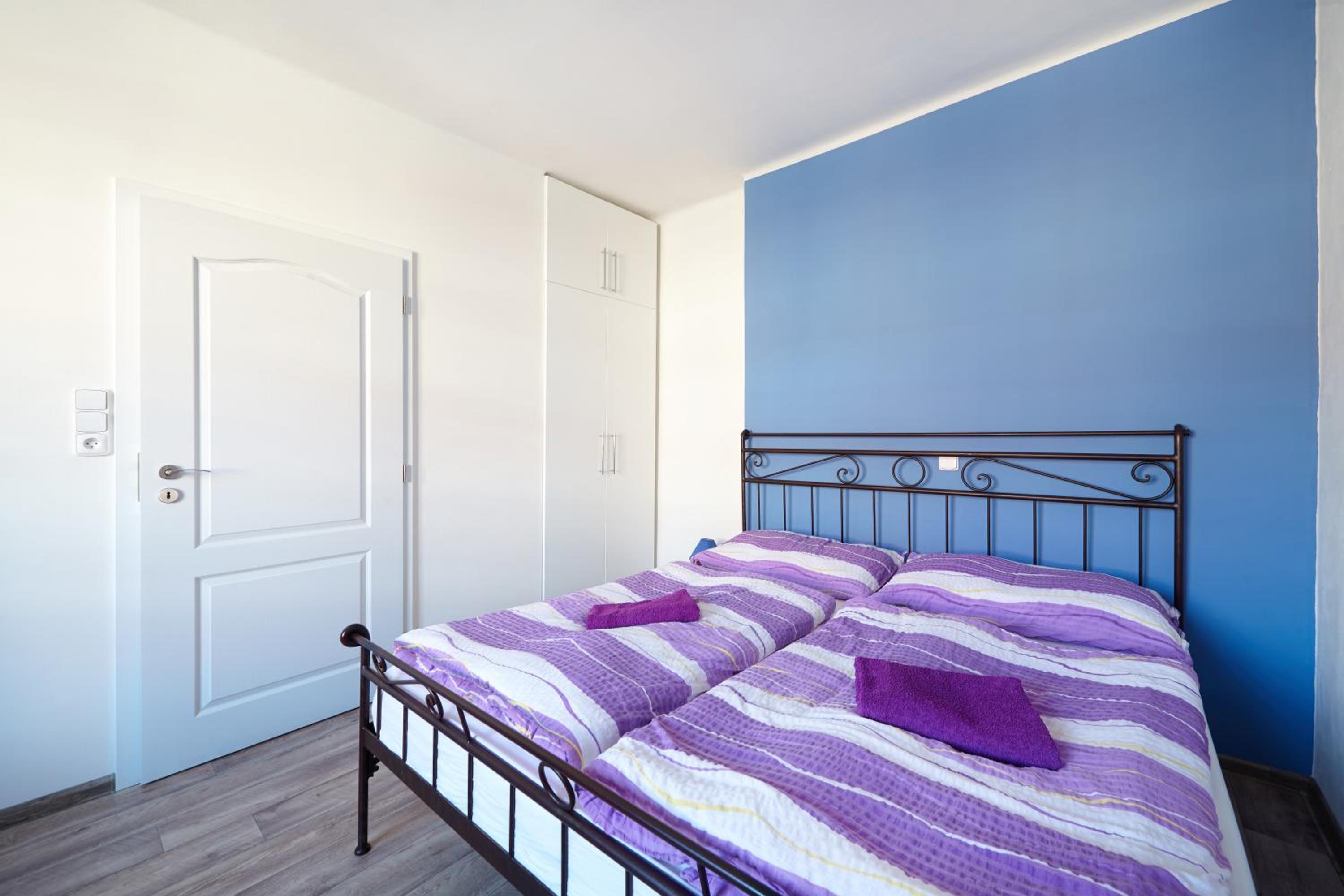 One-Bedroom Apartment with Balcony photo 2