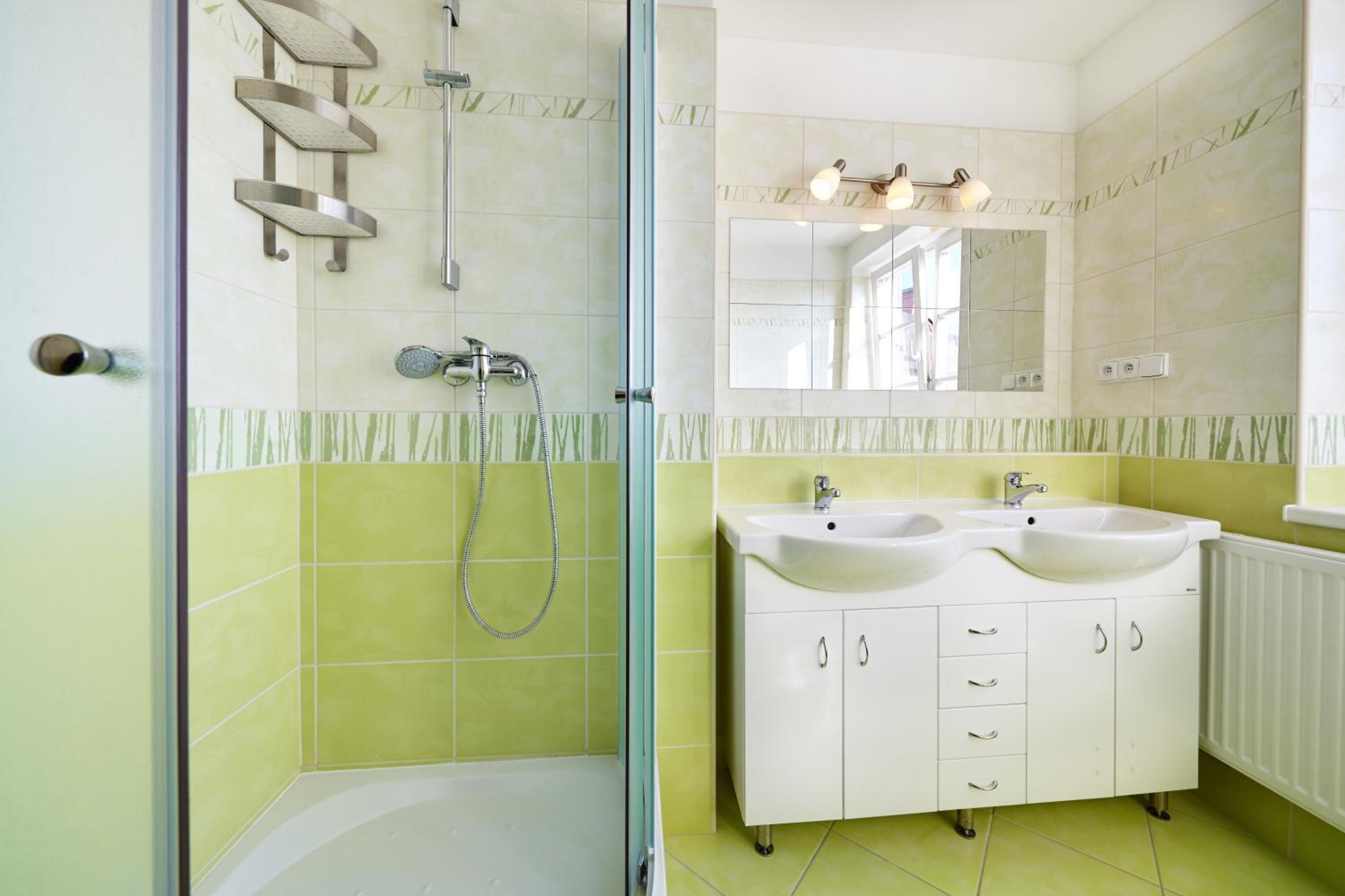 Quadruple Room with Shared Bathroom photo 3
