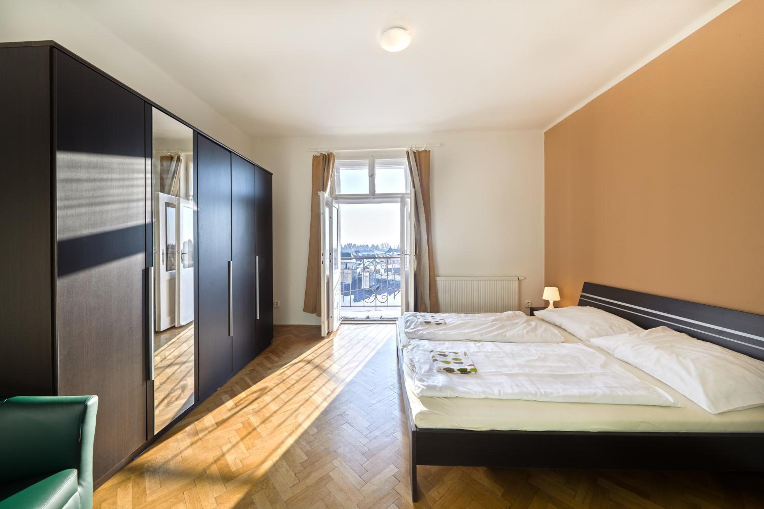 Double Room with Shared Bathroom photo 1