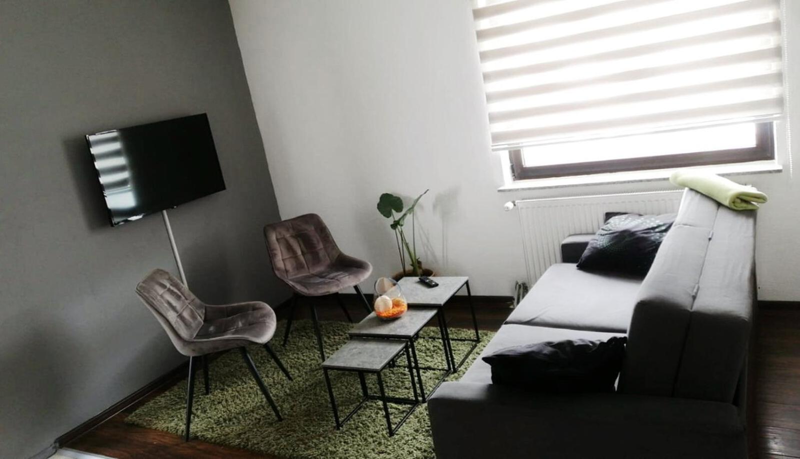 One-Bedroom Apartment photo 1