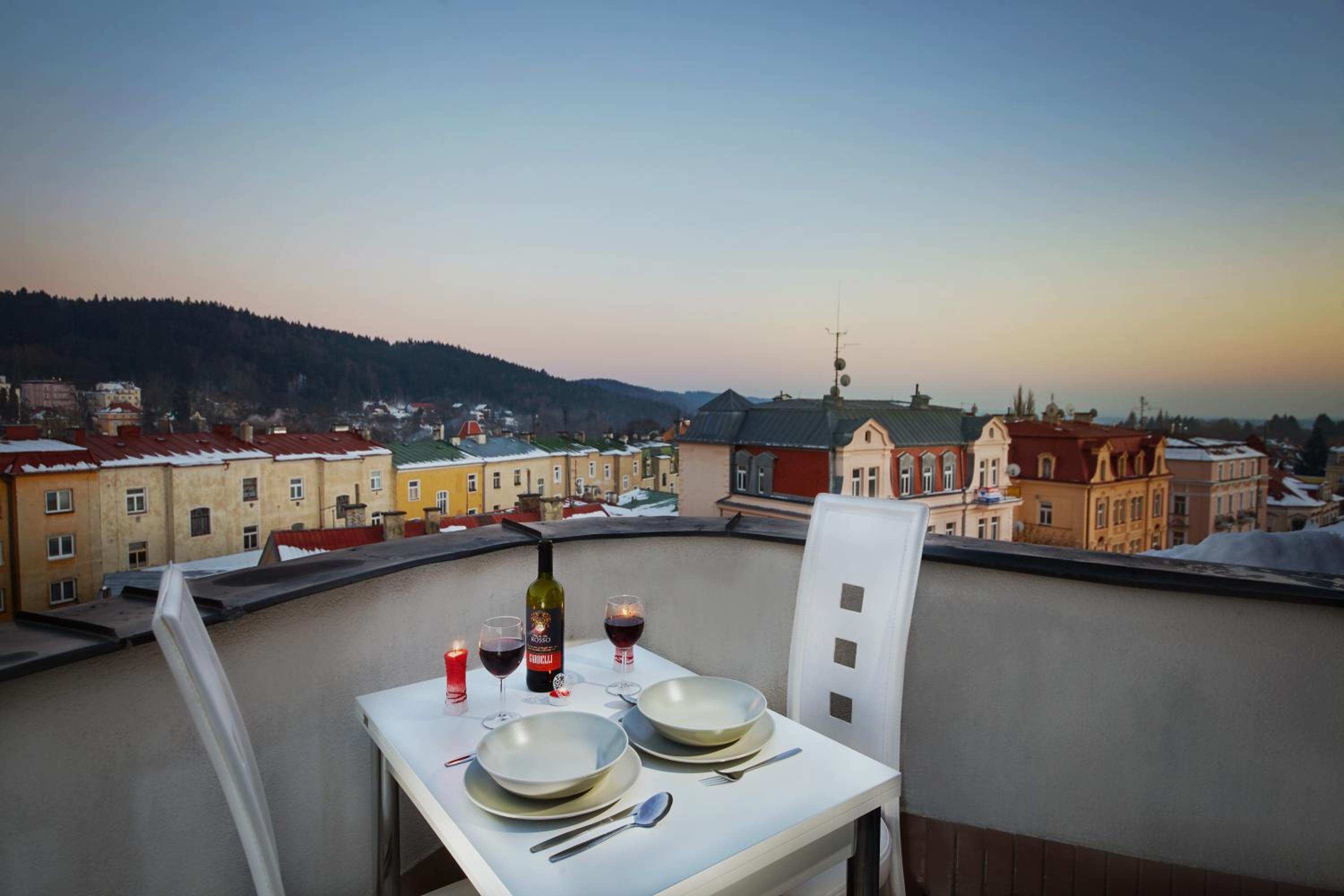 One-Bedroom Apartment with Balcony photo 3
