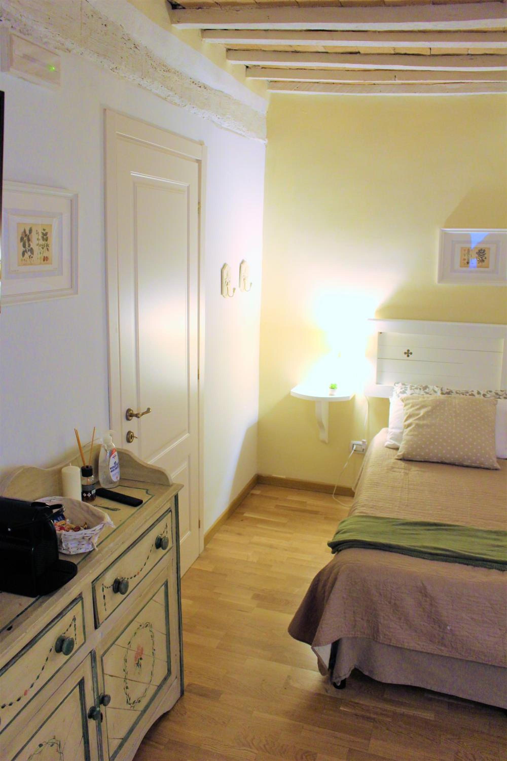 Apartment - Photo 32