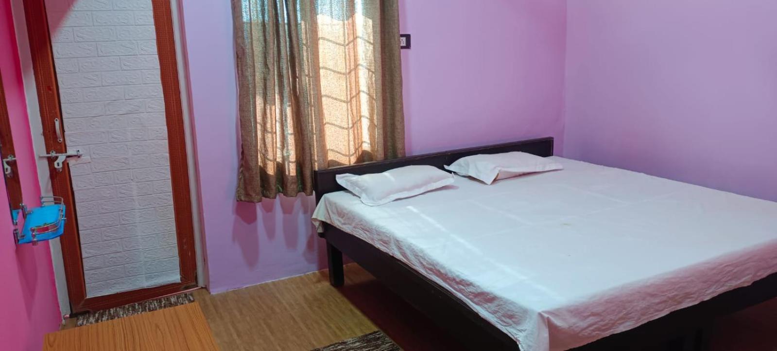 Economy Double Room photo 1