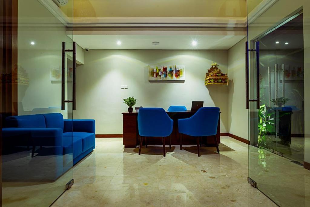 Deluxe Double or Twin Room with Pool Access photo 2