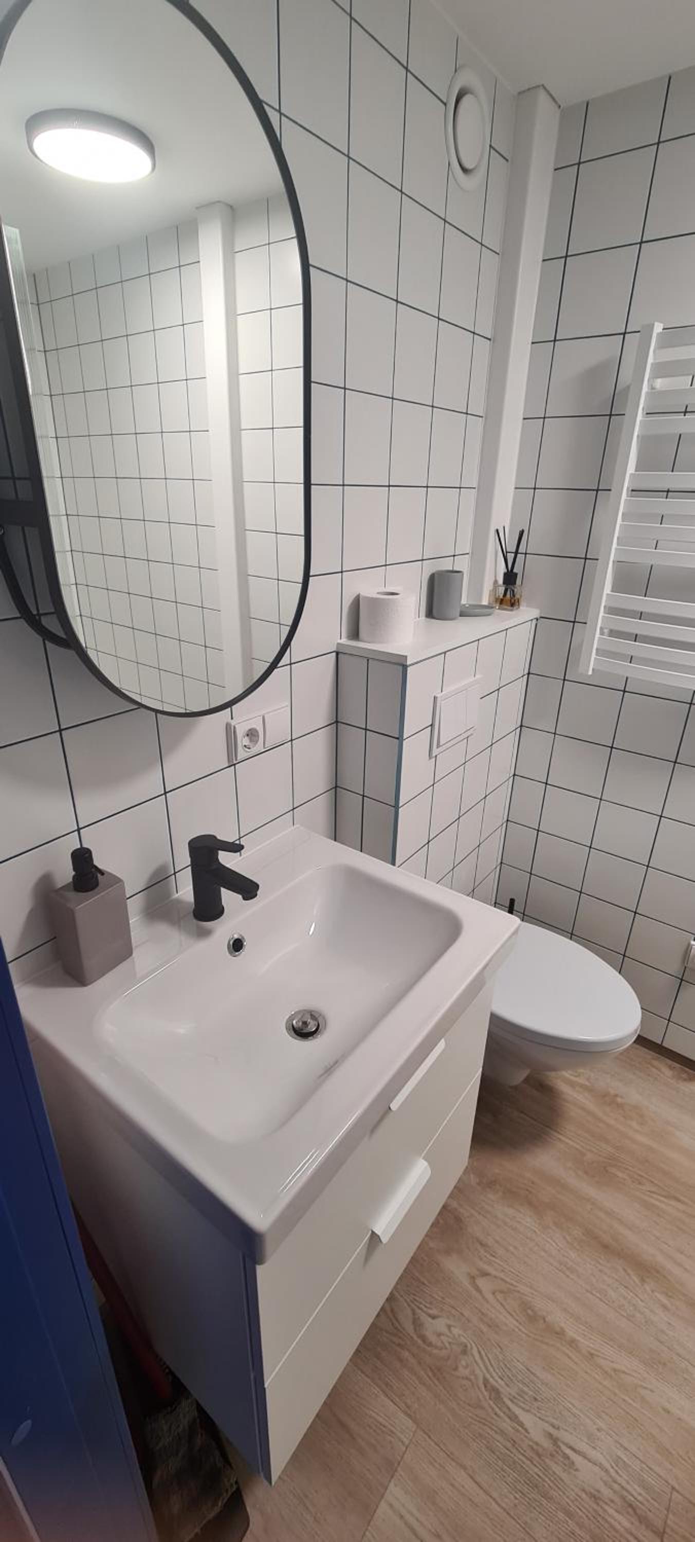 One-Bedroom Apartment - Photo 33