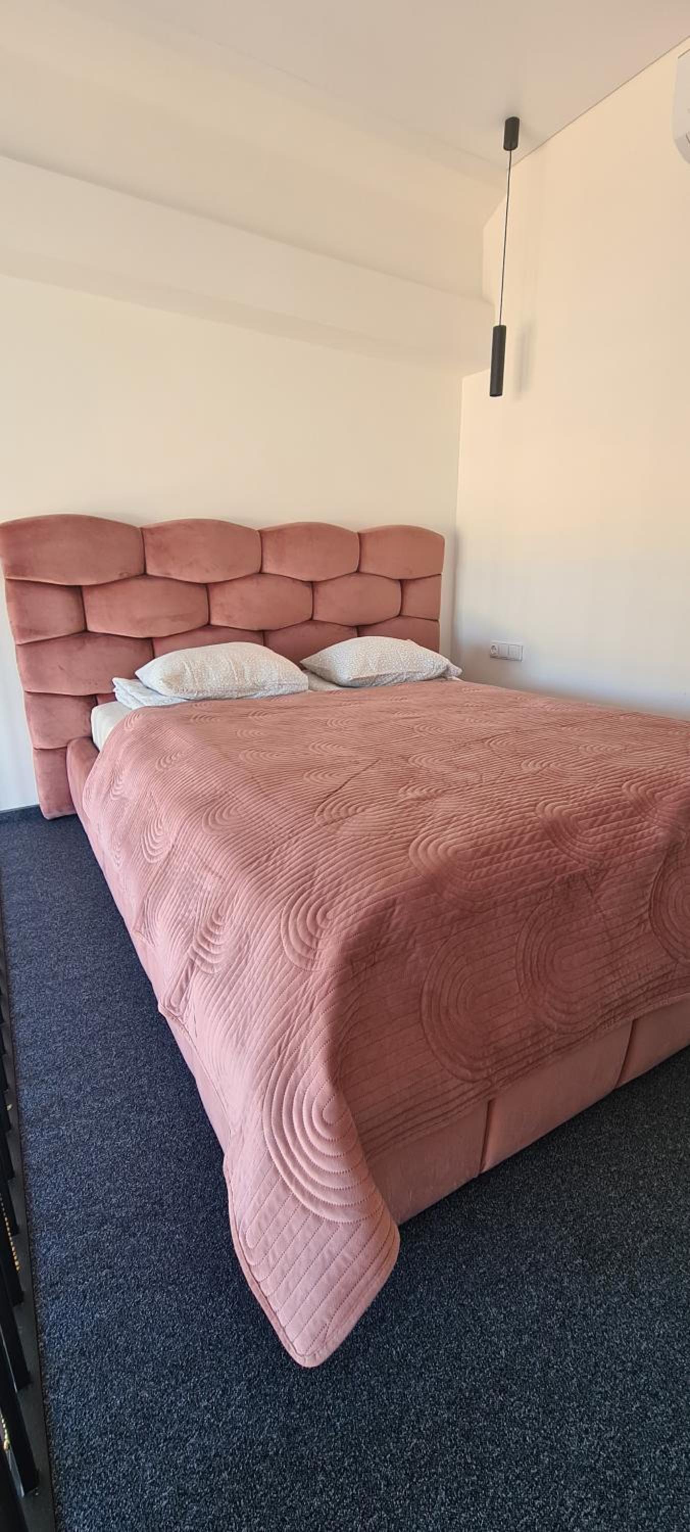 One-Bedroom Apartment - Photo 6