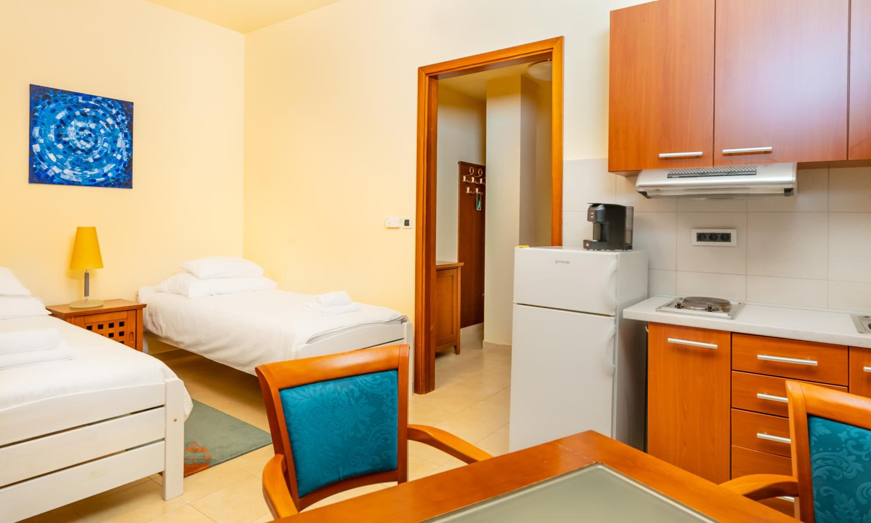 Standard Twin Room photo 2