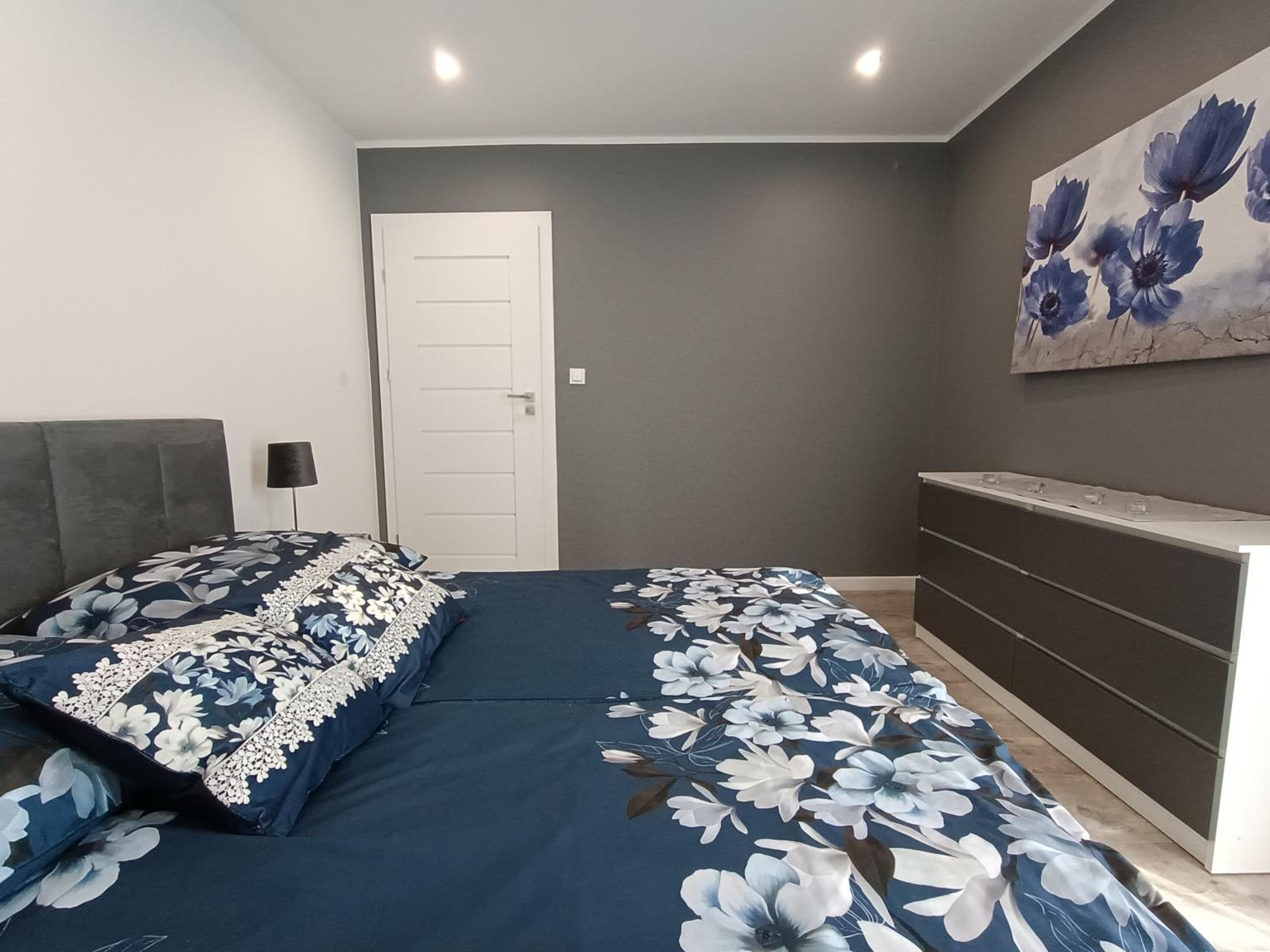 Apartment with Terrace - Photo 32
