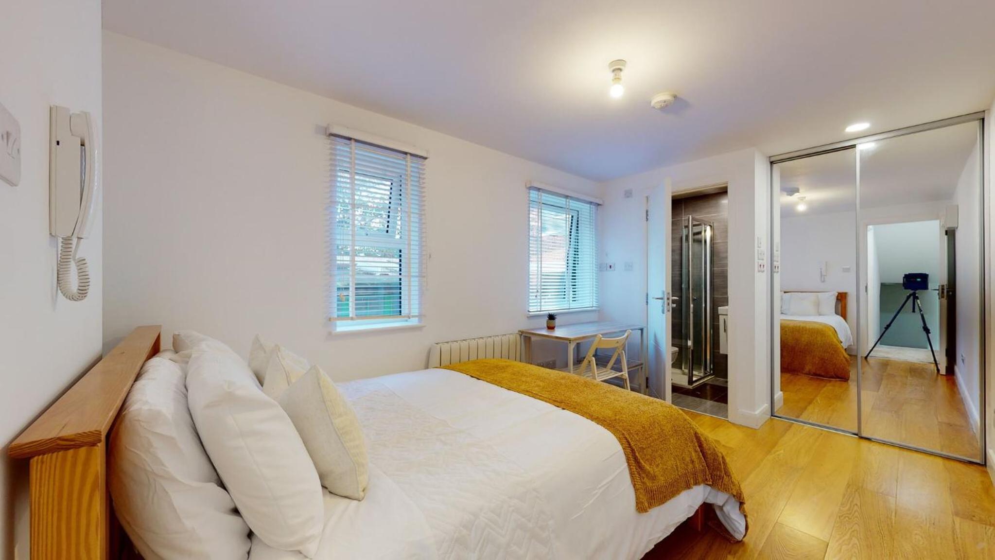 Three-Bedroom Apartment photo 2