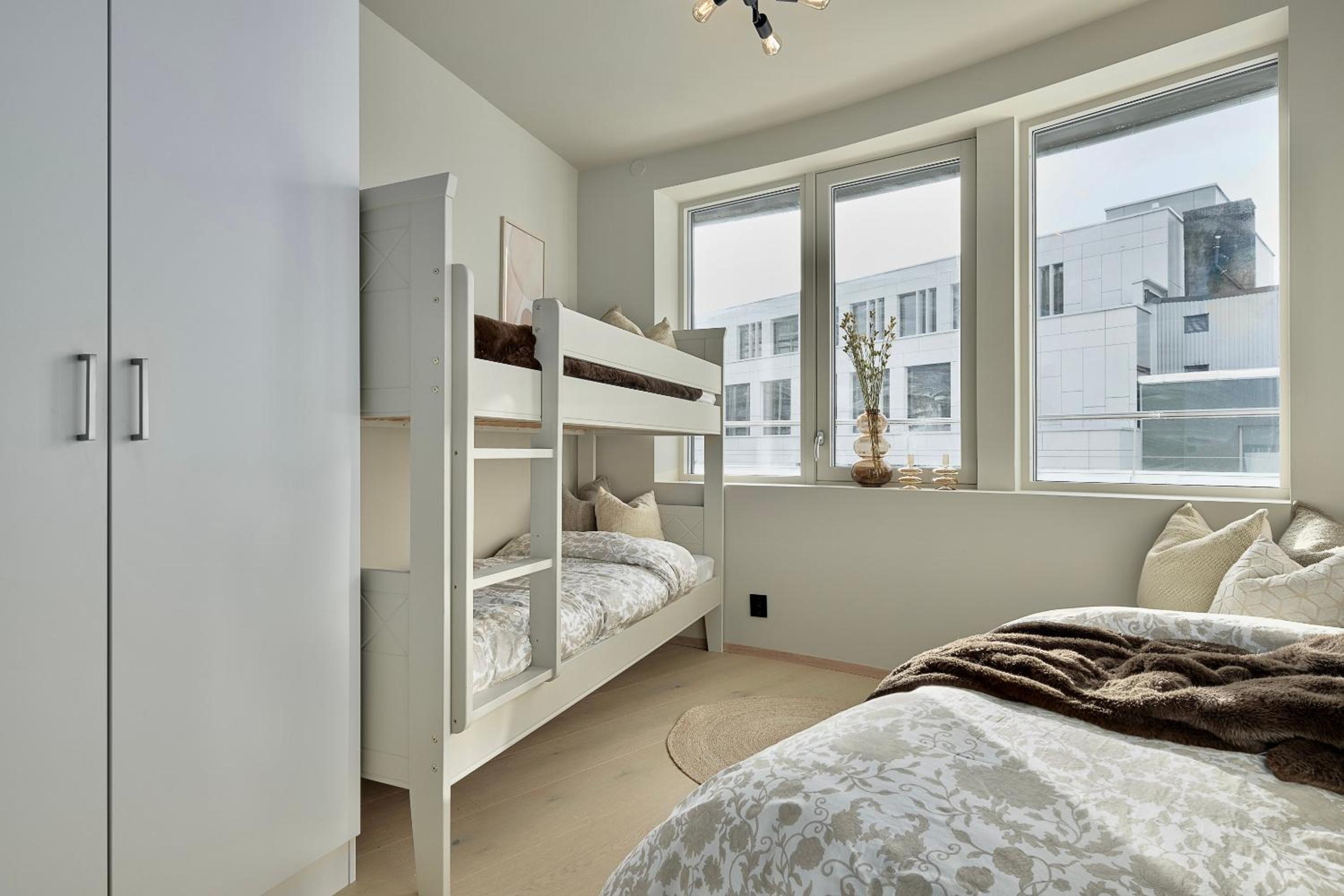 Three-Bedroom Apartment photo 2